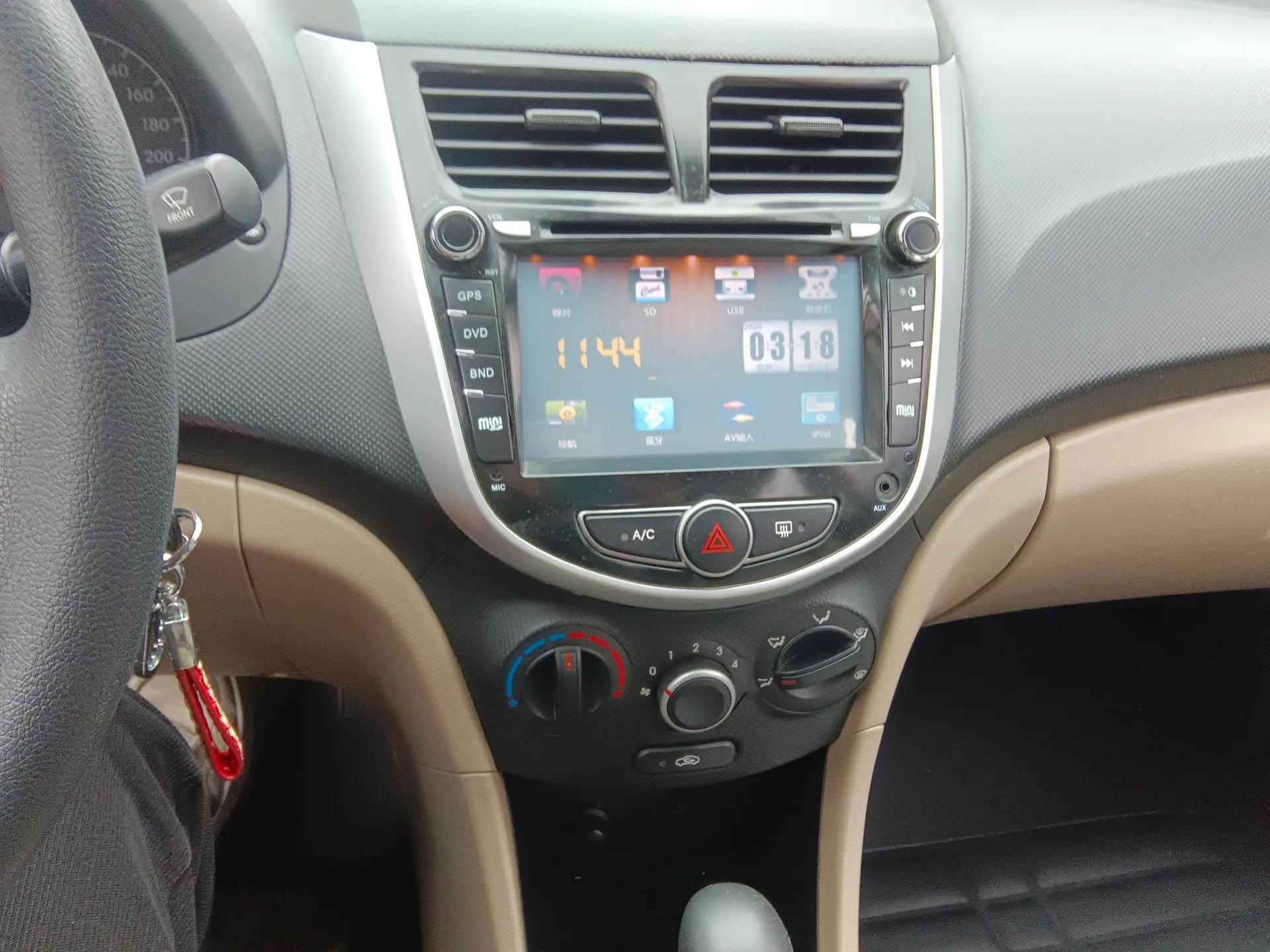 Hyundai Verna (older generation) 2014 1.4L Automatic Smart GLS — миниатюра 15