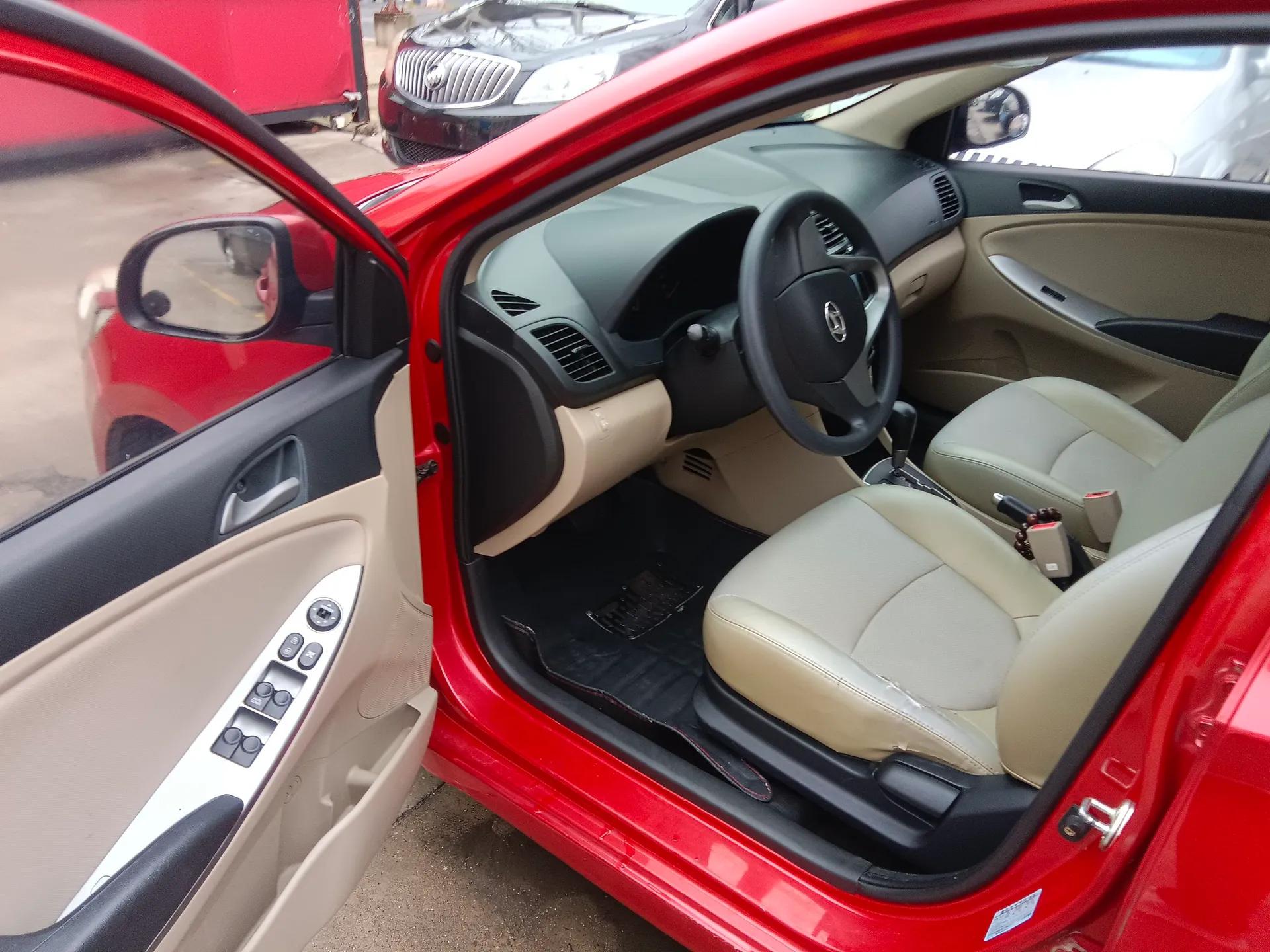 Hyundai Verna (older generation) 2014 1.4L Automatic Smart GLS — миниатюра 18