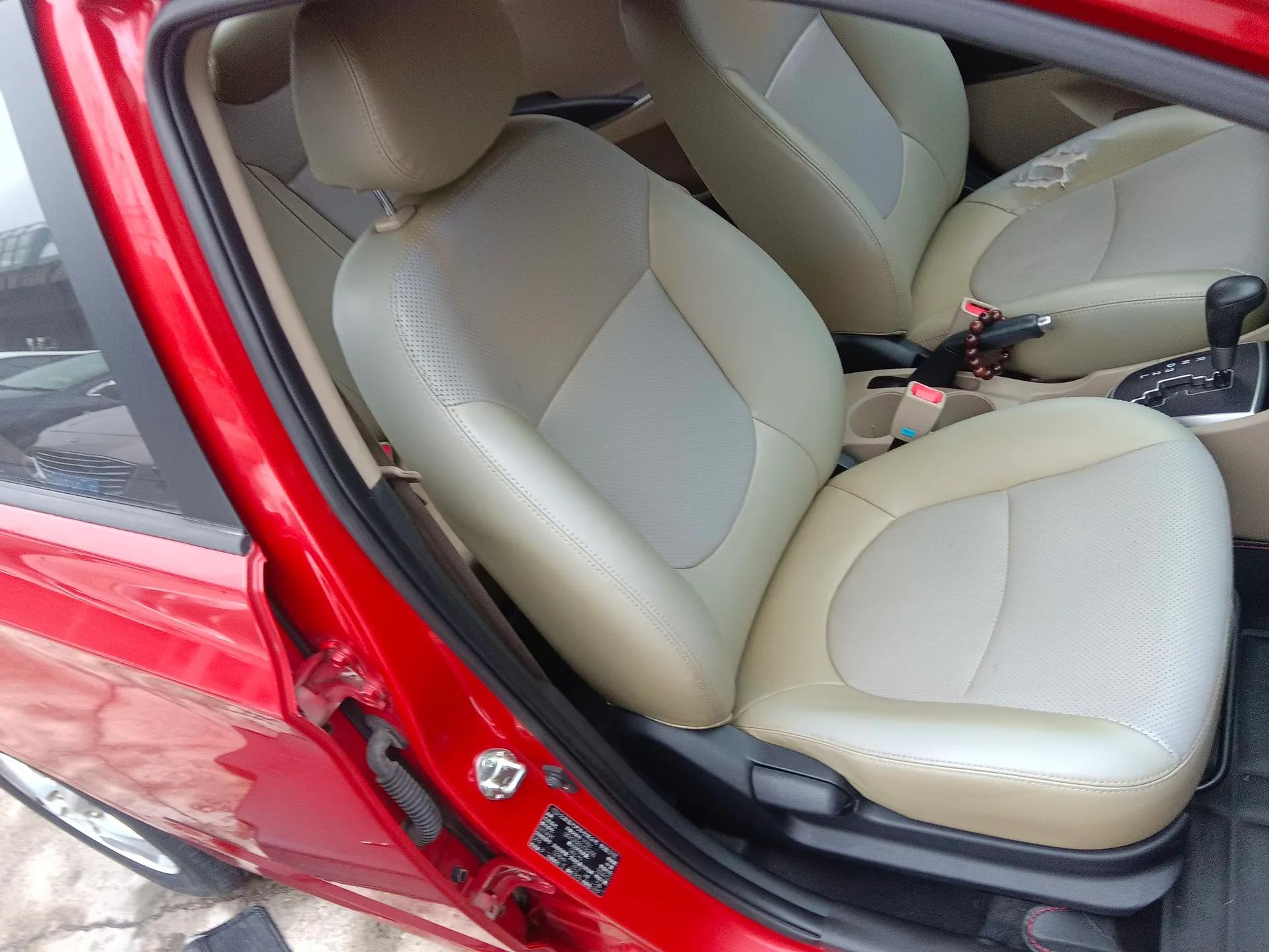Hyundai Verna (older generation) 2014 1.4L Automatic Smart GLS — миниатюра 23