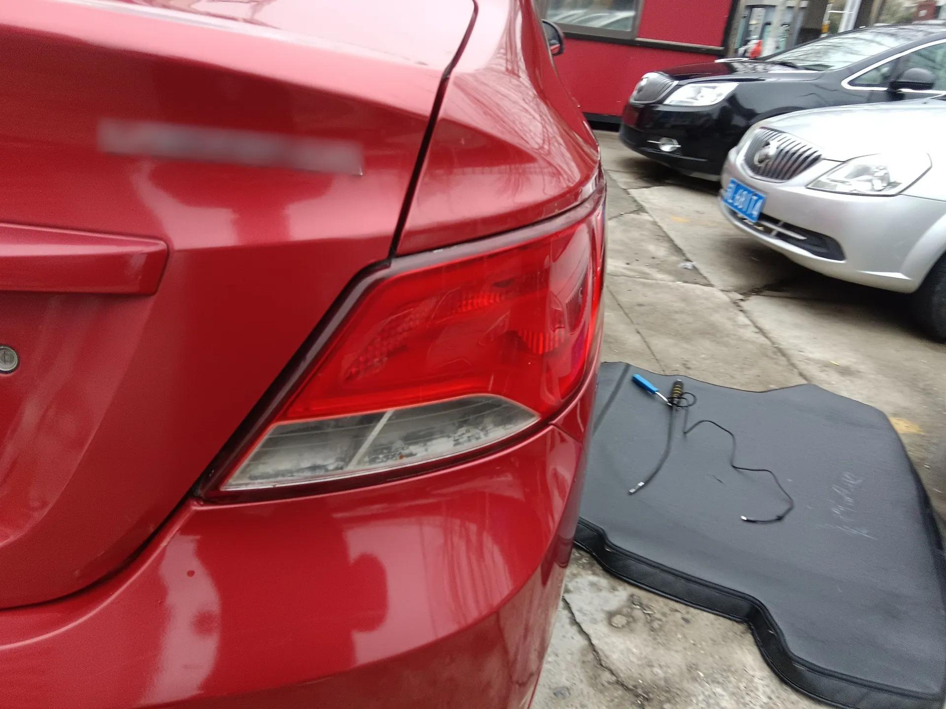Hyundai Verna (older generation) 2014 1.4L Automatic Smart GLS — миниатюра 8