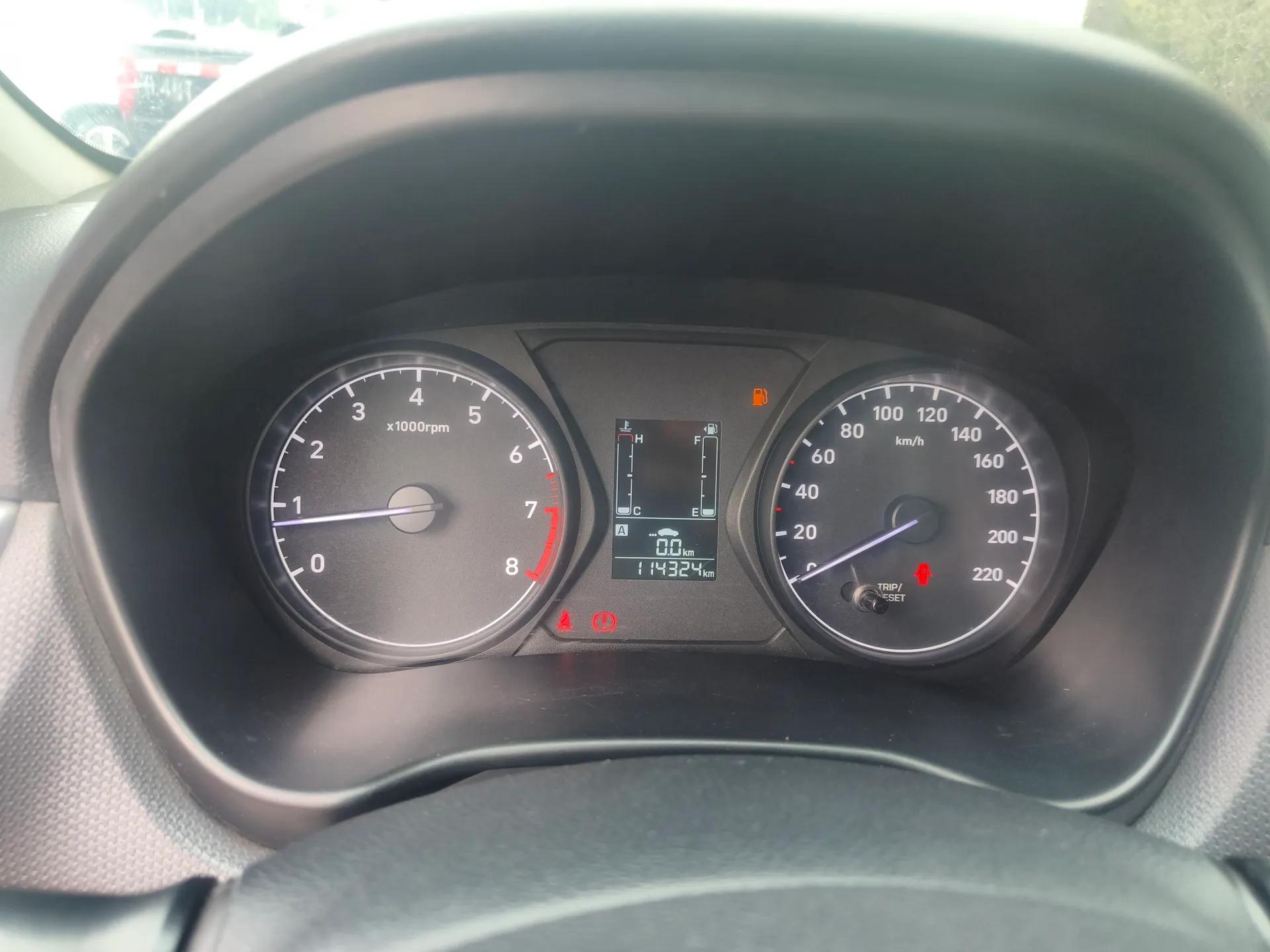 Hyundai Verna (older generation) 2017 1.4L Manual Huancai Edition China V Standard — миниатюра 15