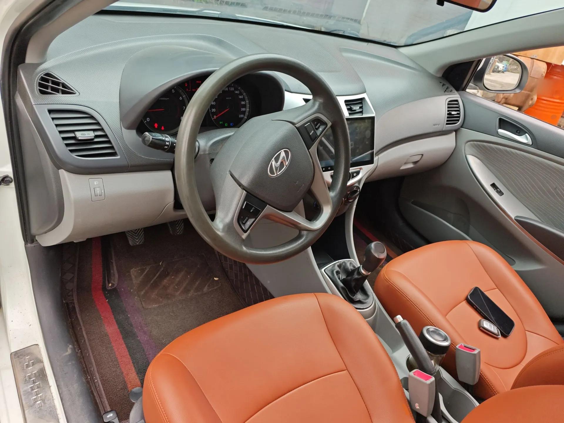 Hyundai Verna (older generation) 2014 1.4L Manual Top-Tier Model TOP — миниатюра 13