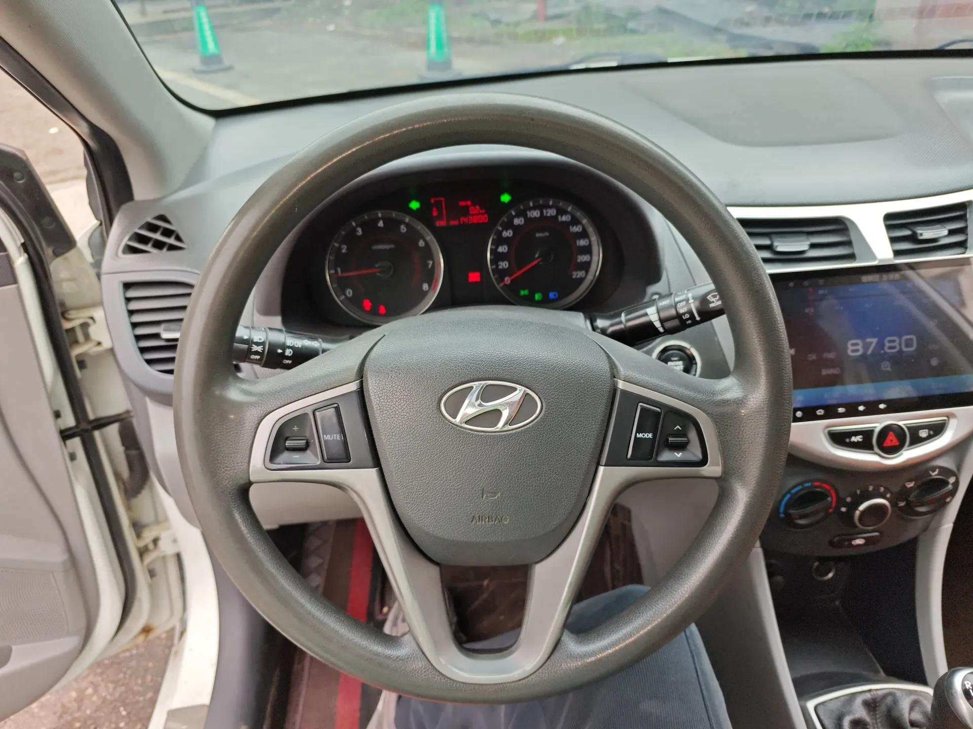 Hyundai Verna (older generation) 2014 1.4L Manual Top-Tier Model TOP — миниатюра 14