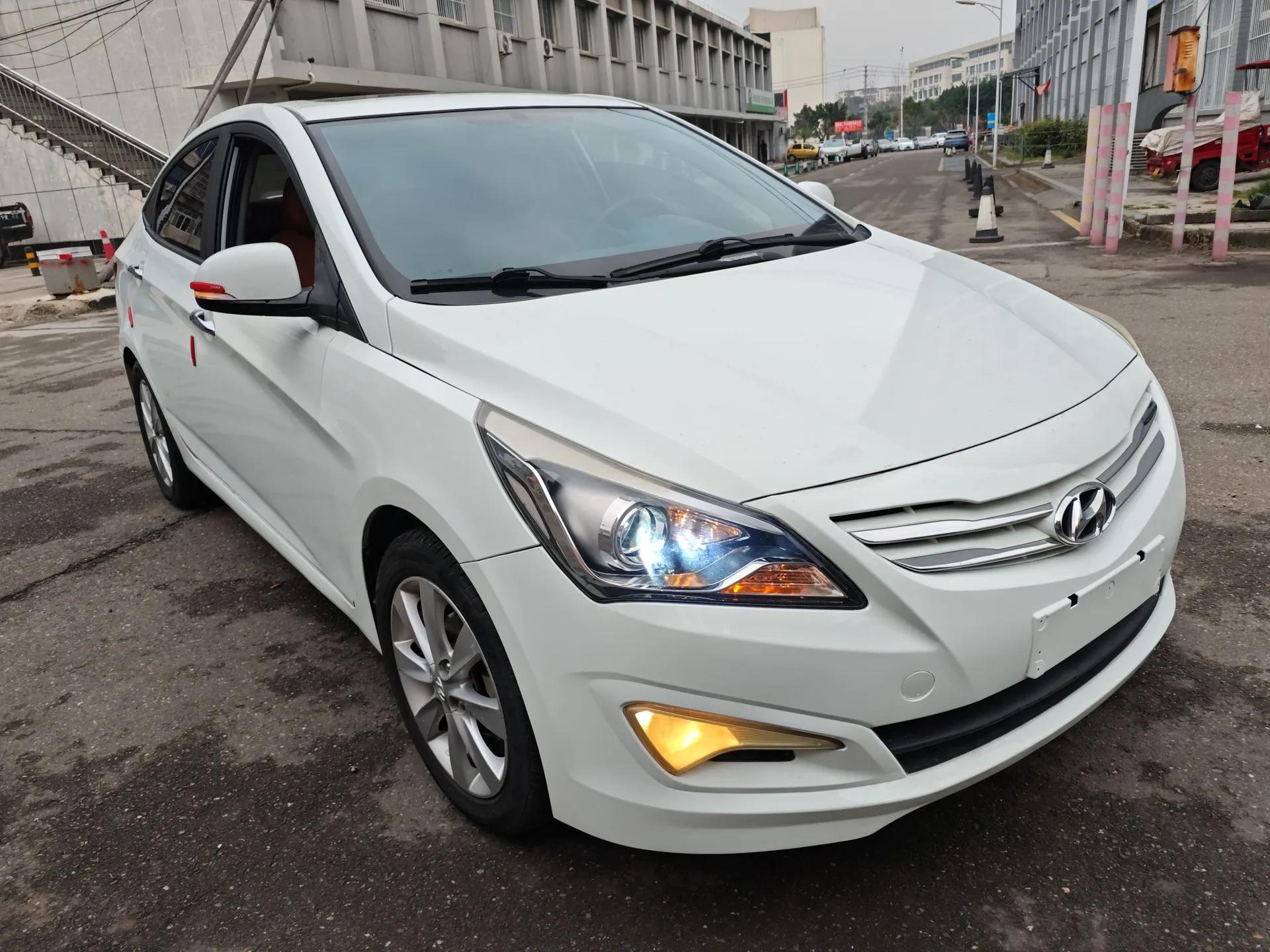 Hyundai Verna (older generation) 2014 1.4L Manual Top-Tier Model TOP — миниатюра 3