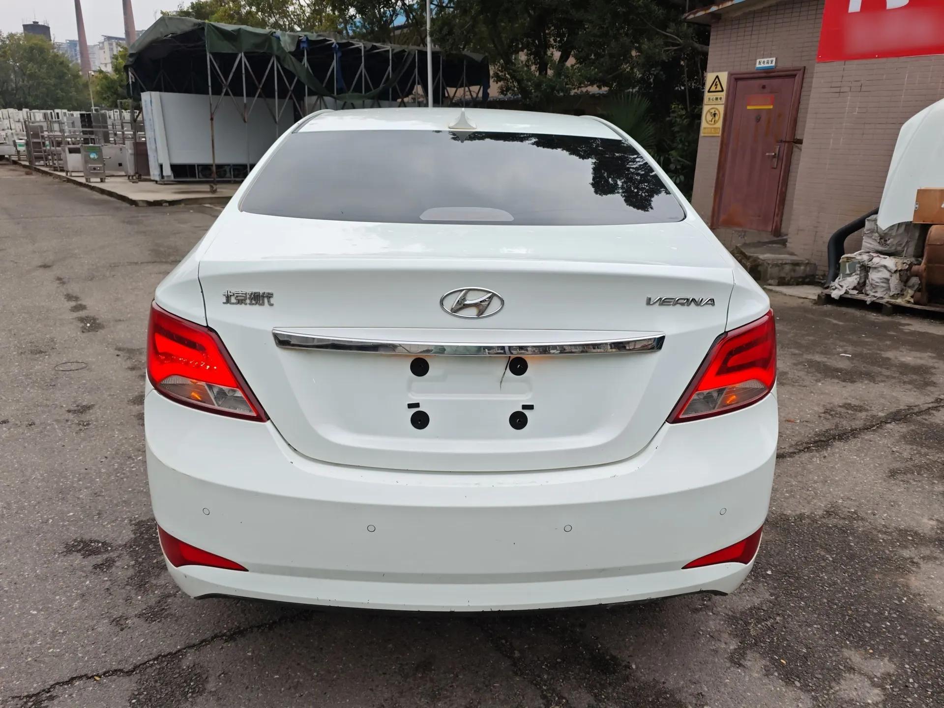 Hyundai Verna (older generation) 2014 1.4L Manual Top-Tier Model TOP — миниатюра 5