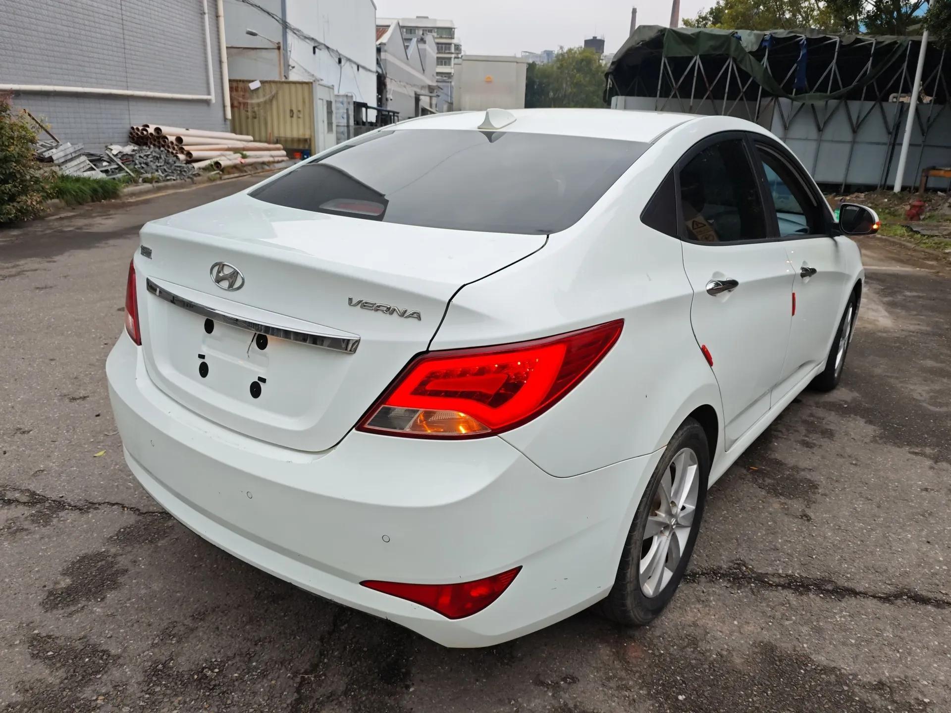 Hyundai Verna (older generation) 2014 1.4L Manual Top-Tier Model TOP — миниатюра 6