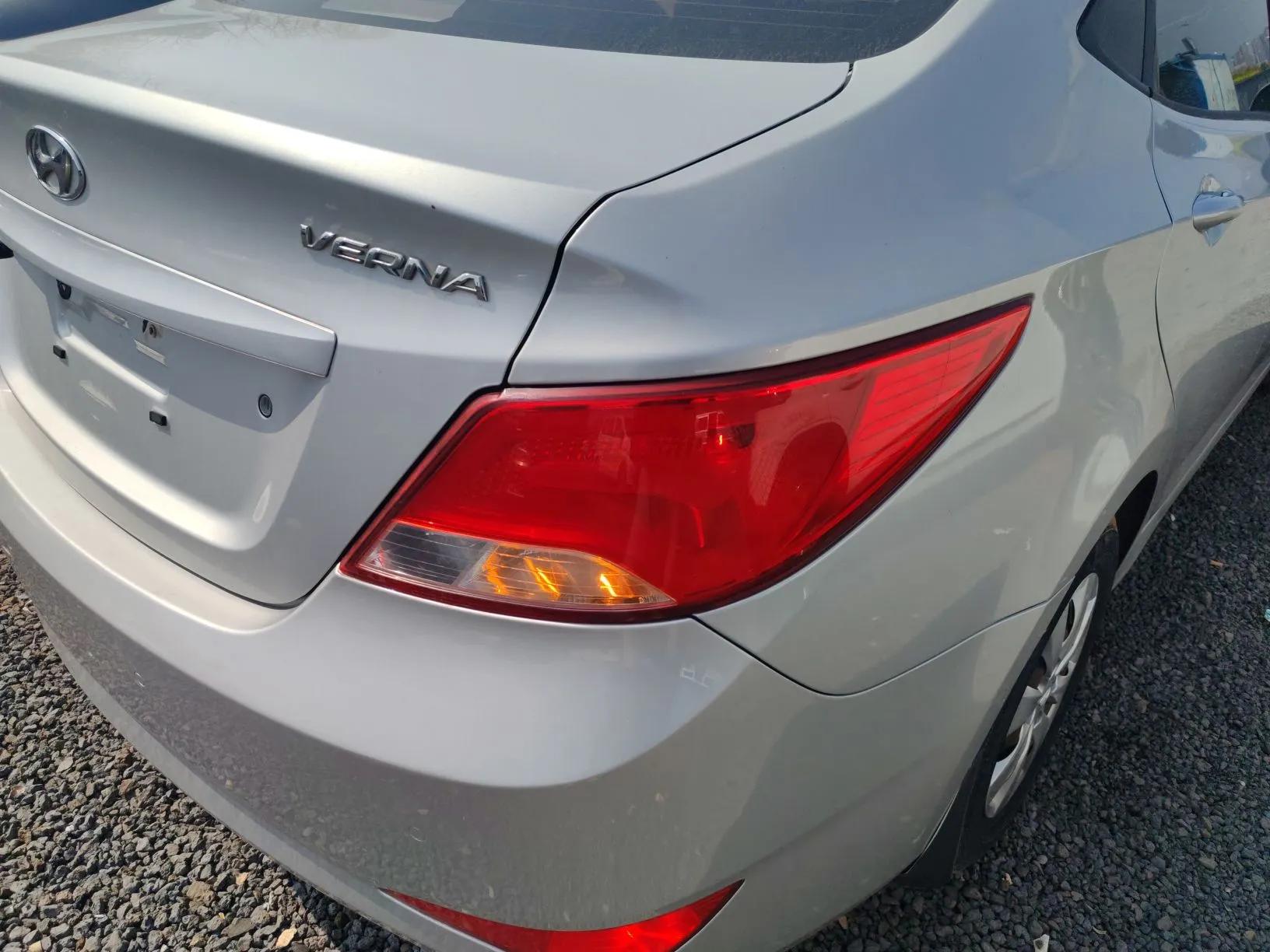 Hyundai Verna (older generation) 2014 1.4L Manual Smart GLS Trim — миниатюра 7