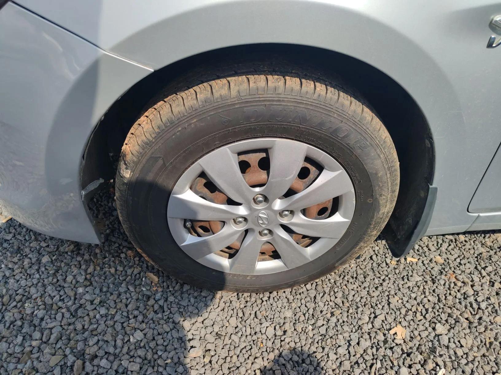 Hyundai Verna (older generation) 2014 1.4L Manual Smart GLS Trim — миниатюра 8