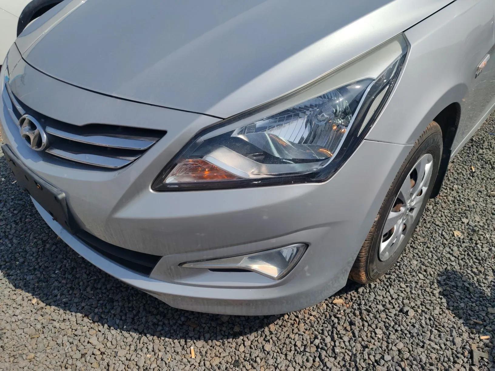 Hyundai Verna (older generation) 2014 1.4L Manual Smart GLS Trim — миниатюра 9
