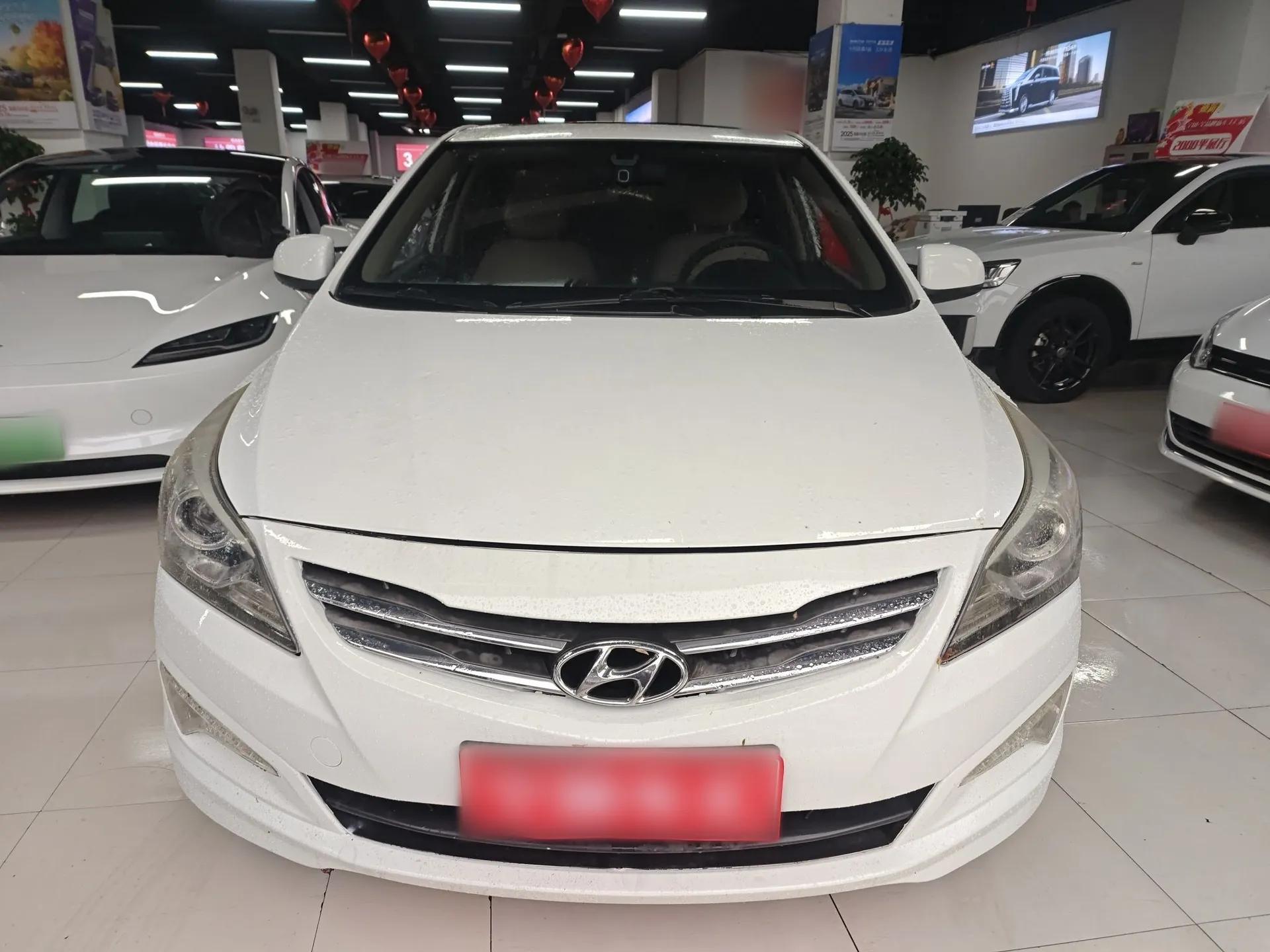Hyundai Verna (older generation) 2014 1.4L Automatic Leading-Edge GLX — миниатюра 2
