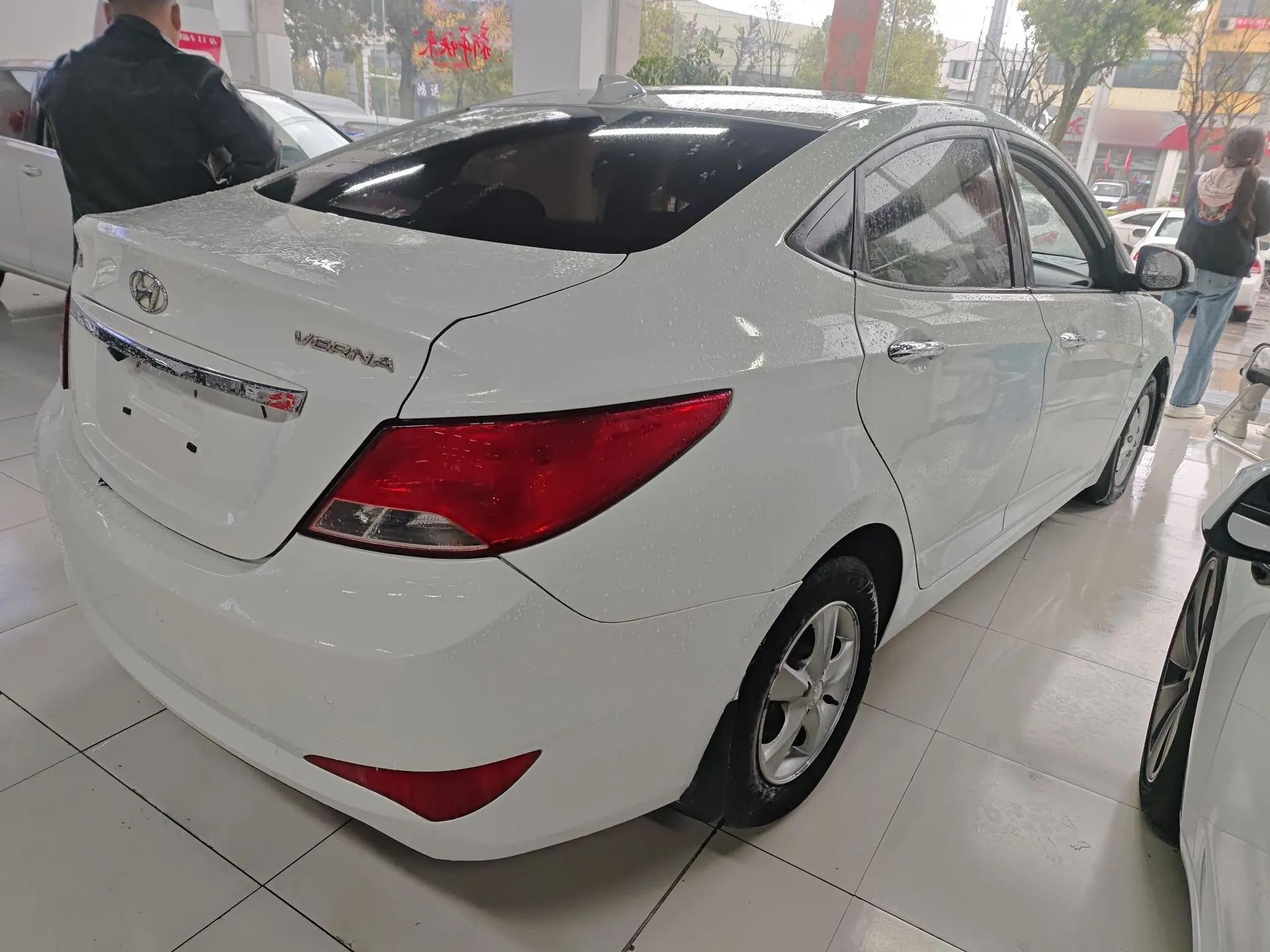 Hyundai Verna (older generation) 2014 1.4L Automatic Leading-Edge GLX — миниатюра 6