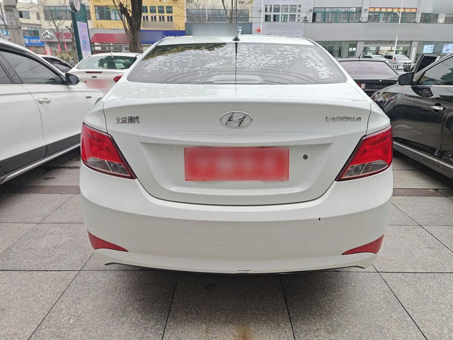 Hyundai Verna (older generation) 2014 1.4L Automatic Smart GLS — миниатюра 5