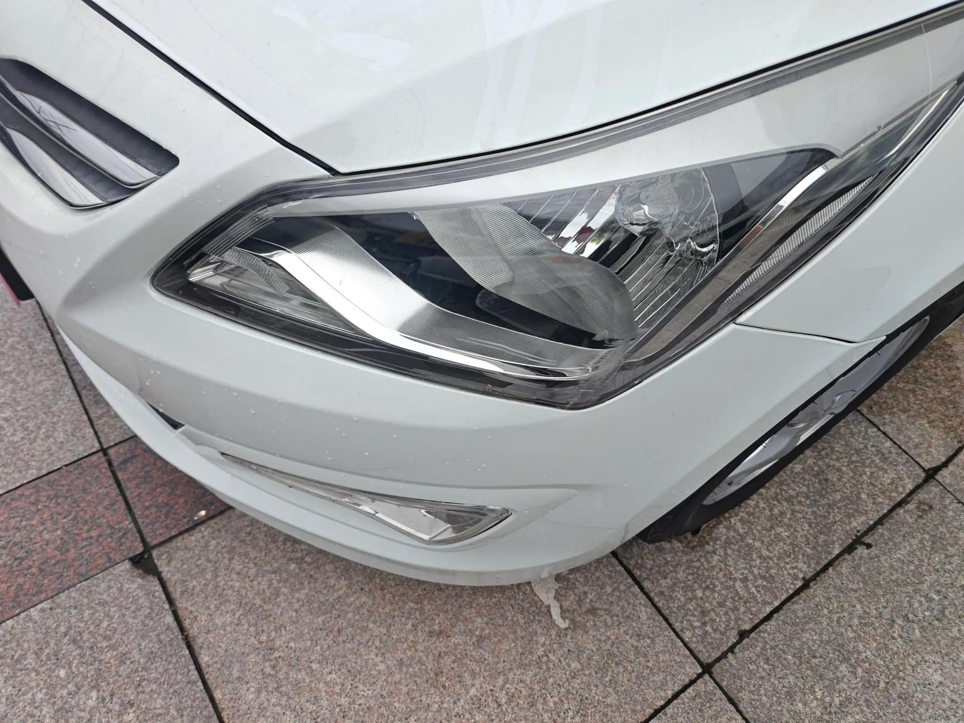 Hyundai Verna (older generation) 2014 1.4L Automatic Smart GLS — миниатюра 9