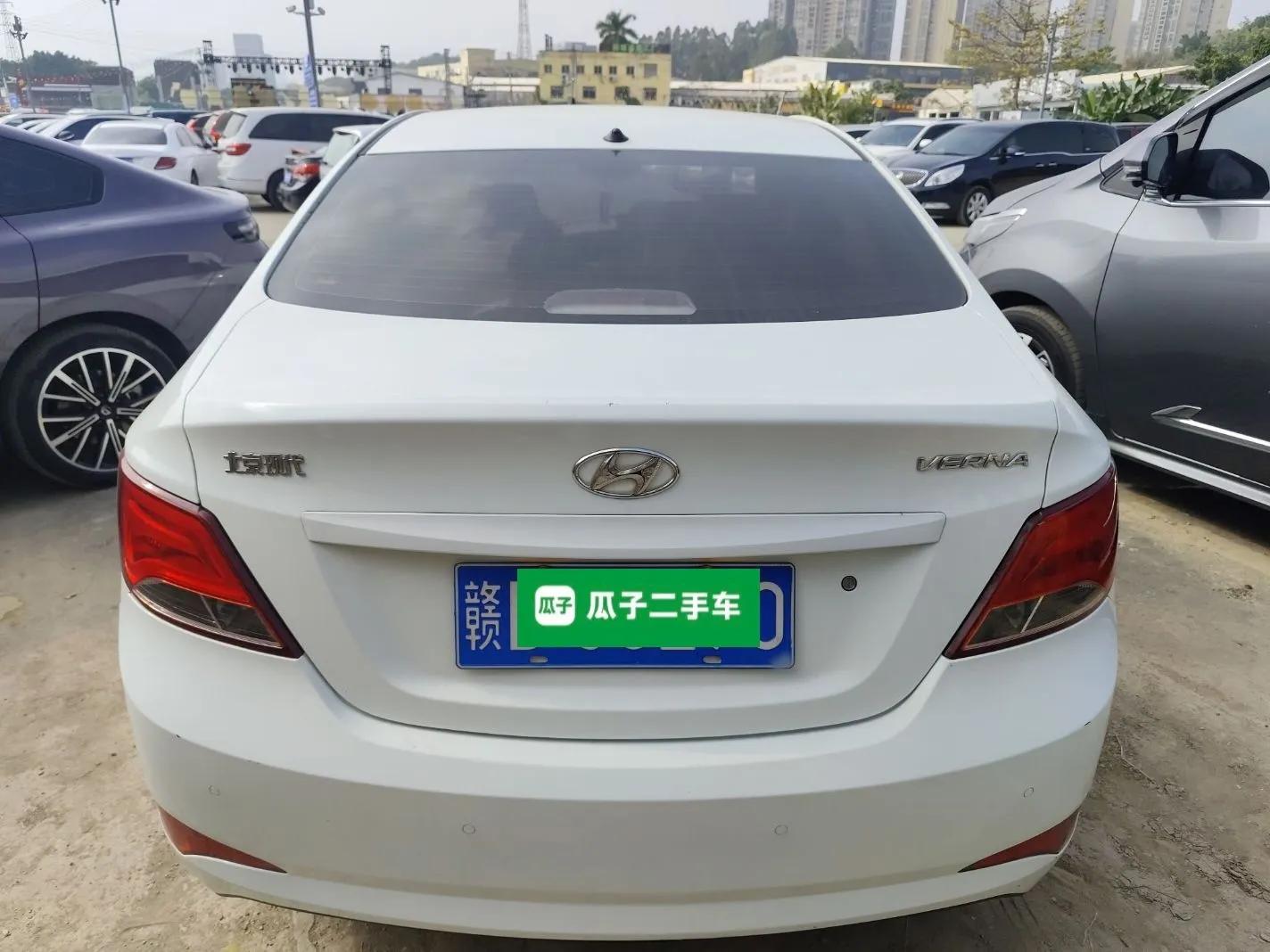 Hyundai Verna (older generation) 2014 1.4L Automatic Smart GLS — миниатюра 3