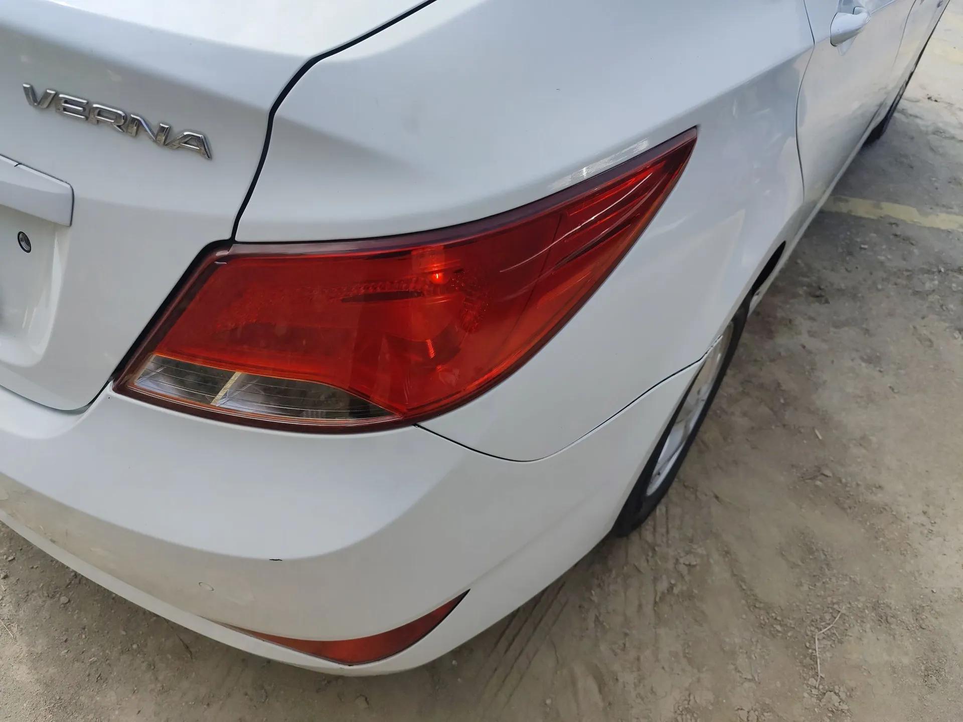 Hyundai Verna (older generation) 2014 1.4L Automatic Smart GLS — миниатюра 8