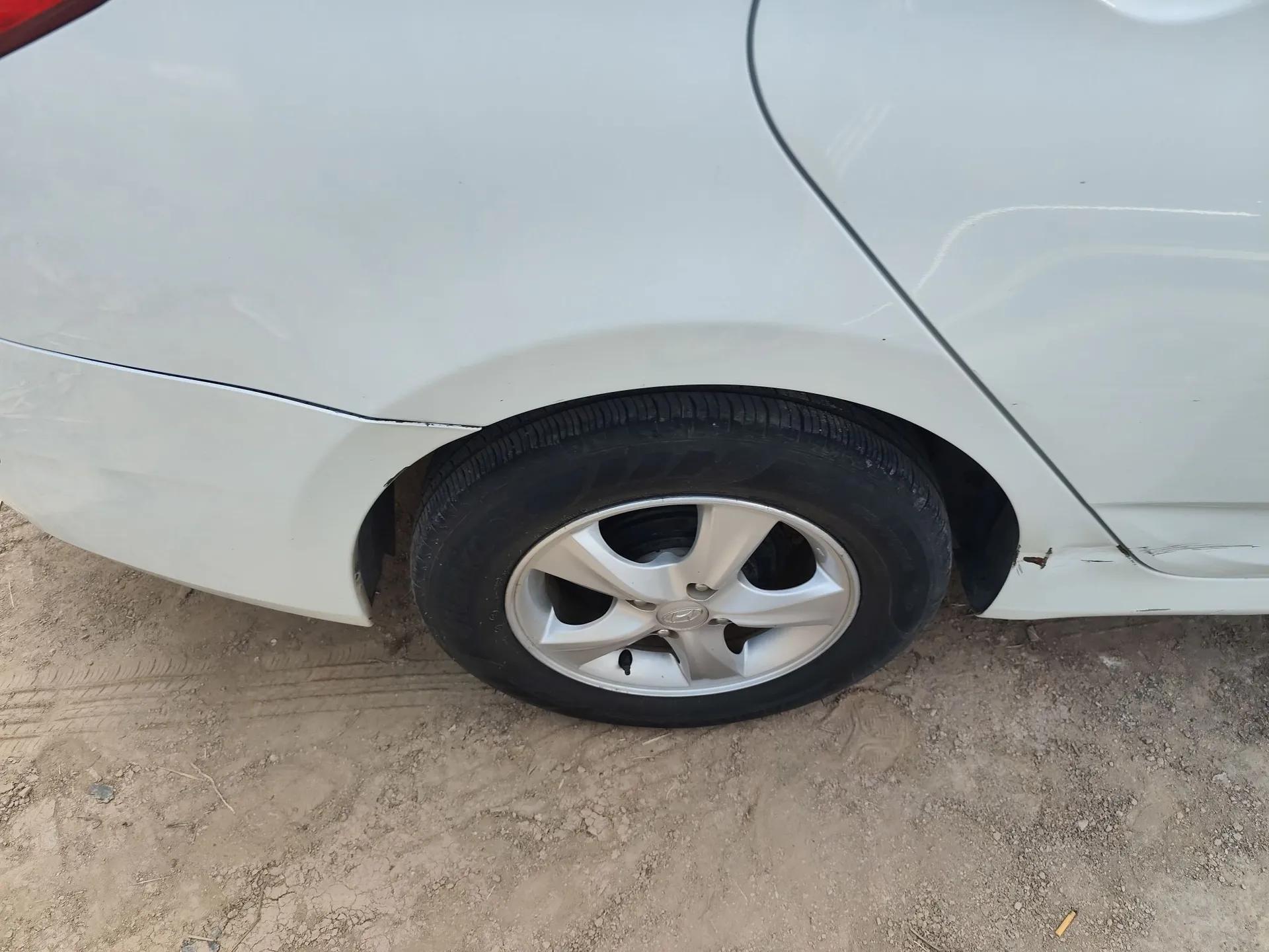Hyundai Verna (older generation) 2014 1.4L Automatic Smart GLS — миниатюра 10