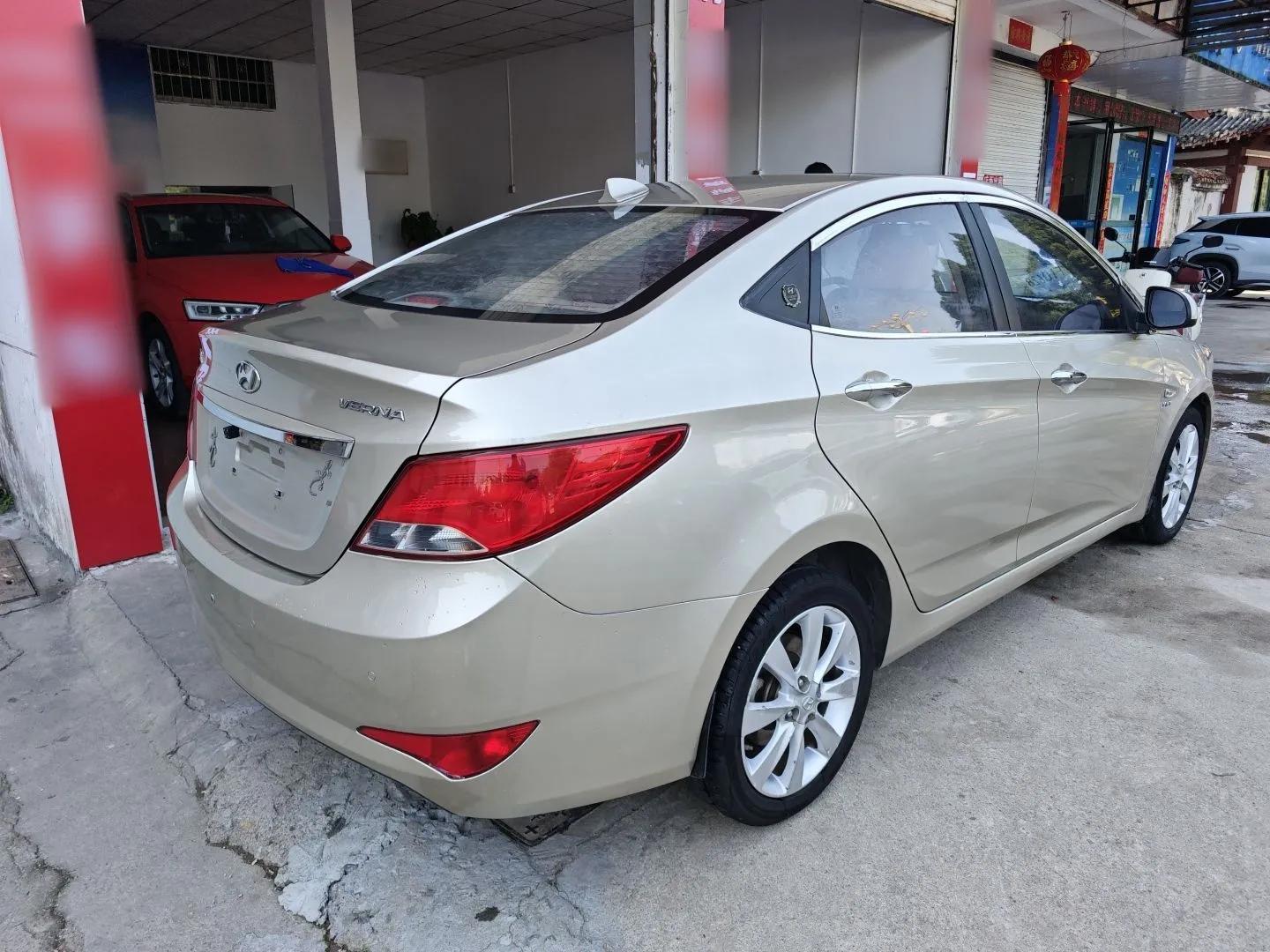 Hyundai Verna (older generation) 2014 1.4L Automatic Leading-Edge GLX — миниатюра 6