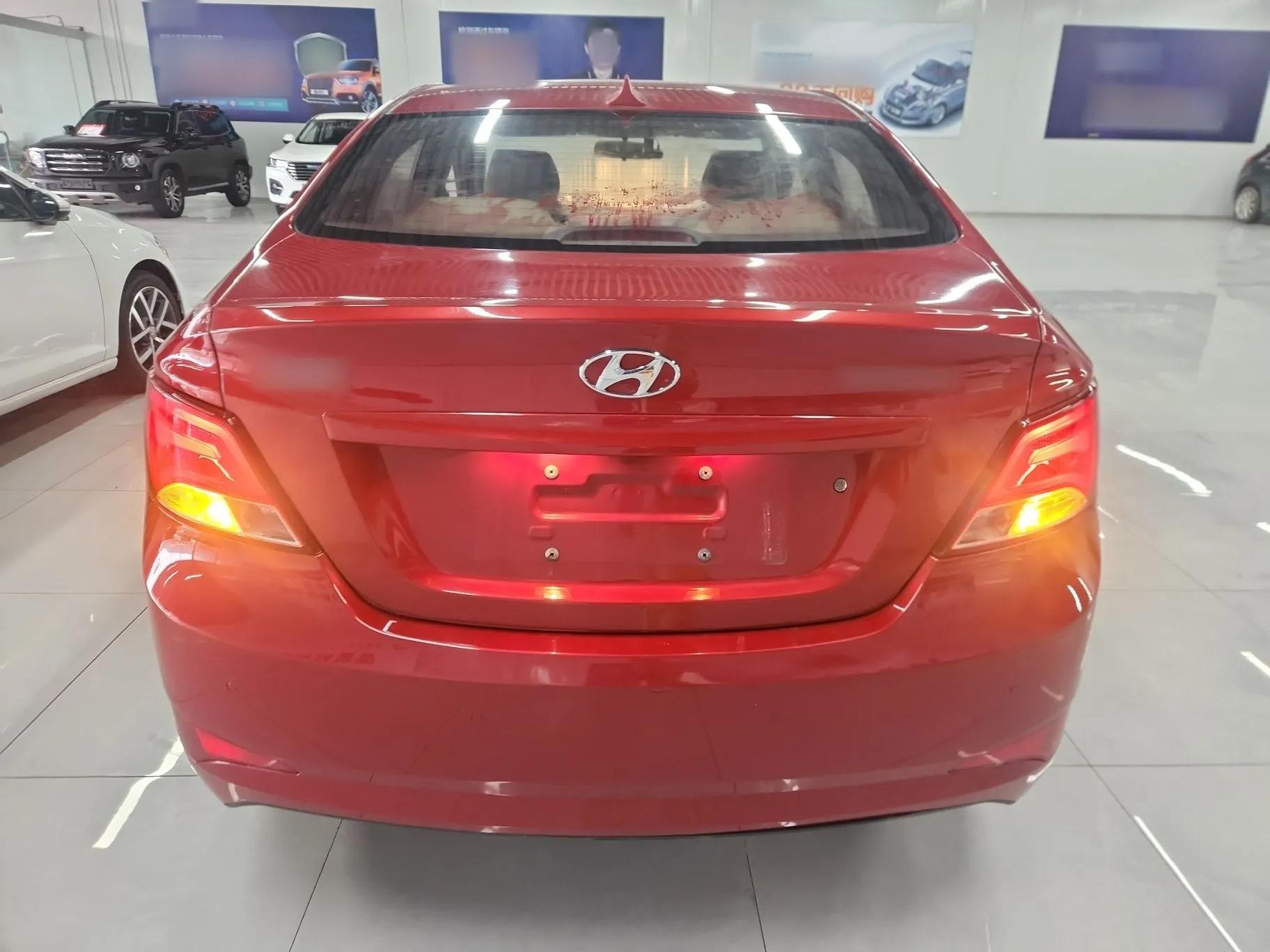 Hyundai Verna (older generation) 2016 1.4L Manual Smart GLS Trim — миниатюра 5