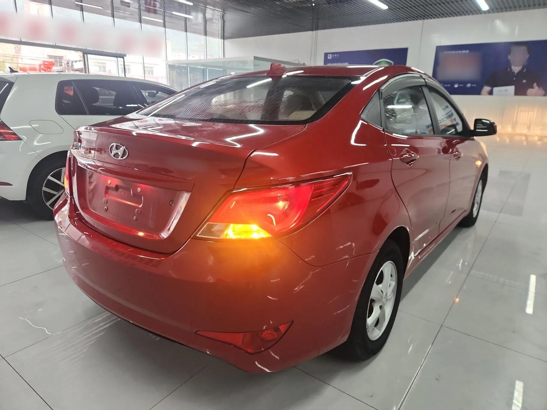Hyundai Verna (older generation) 2016 1.4L Manual Smart GLS Trim — миниатюра 6