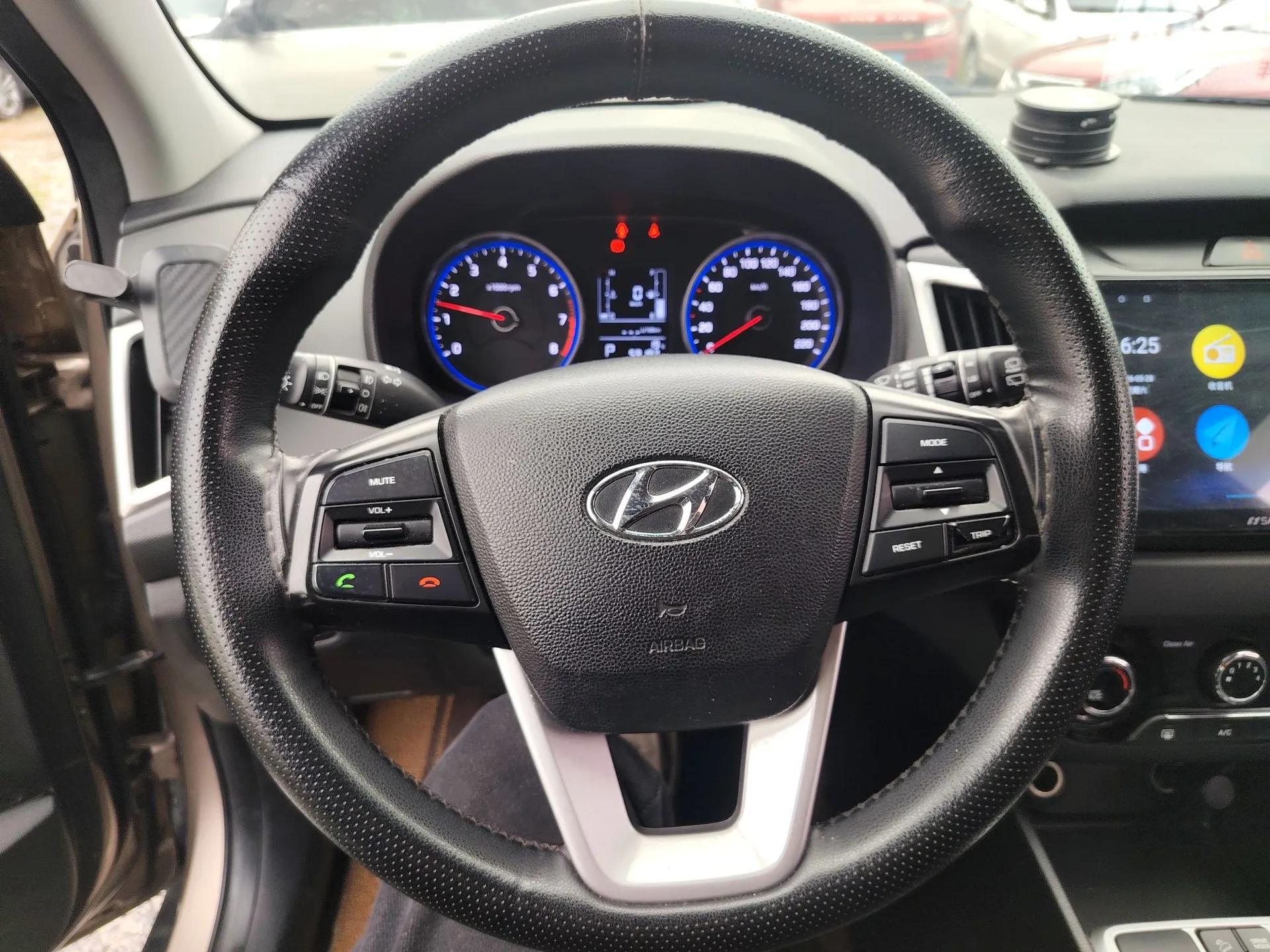 Hyundai ix25 2017 1.6L Automatic Smart Version — миниатюра 14