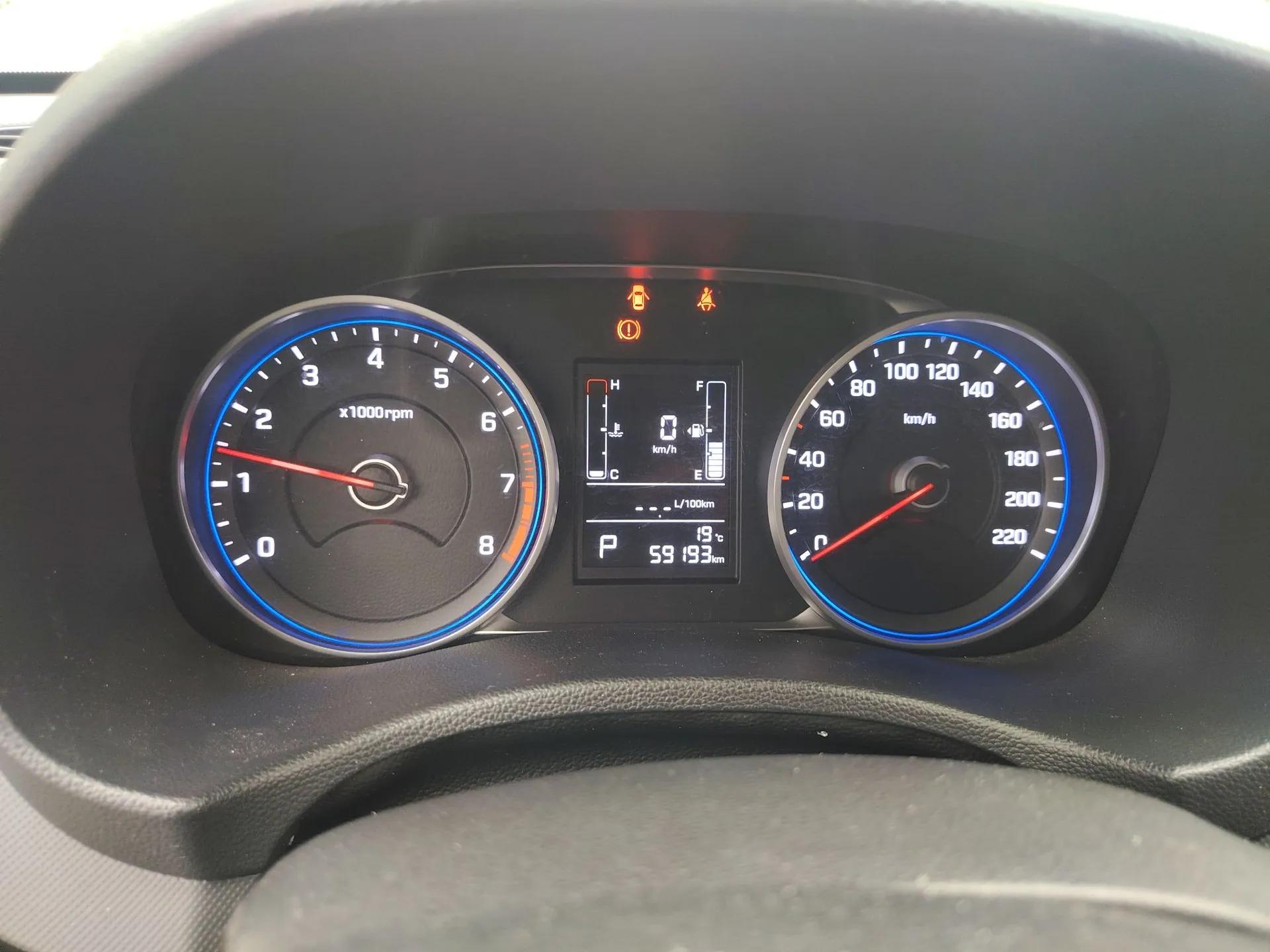 Hyundai ix25 2017 1.6L Automatic Smart Version — миниатюра 15