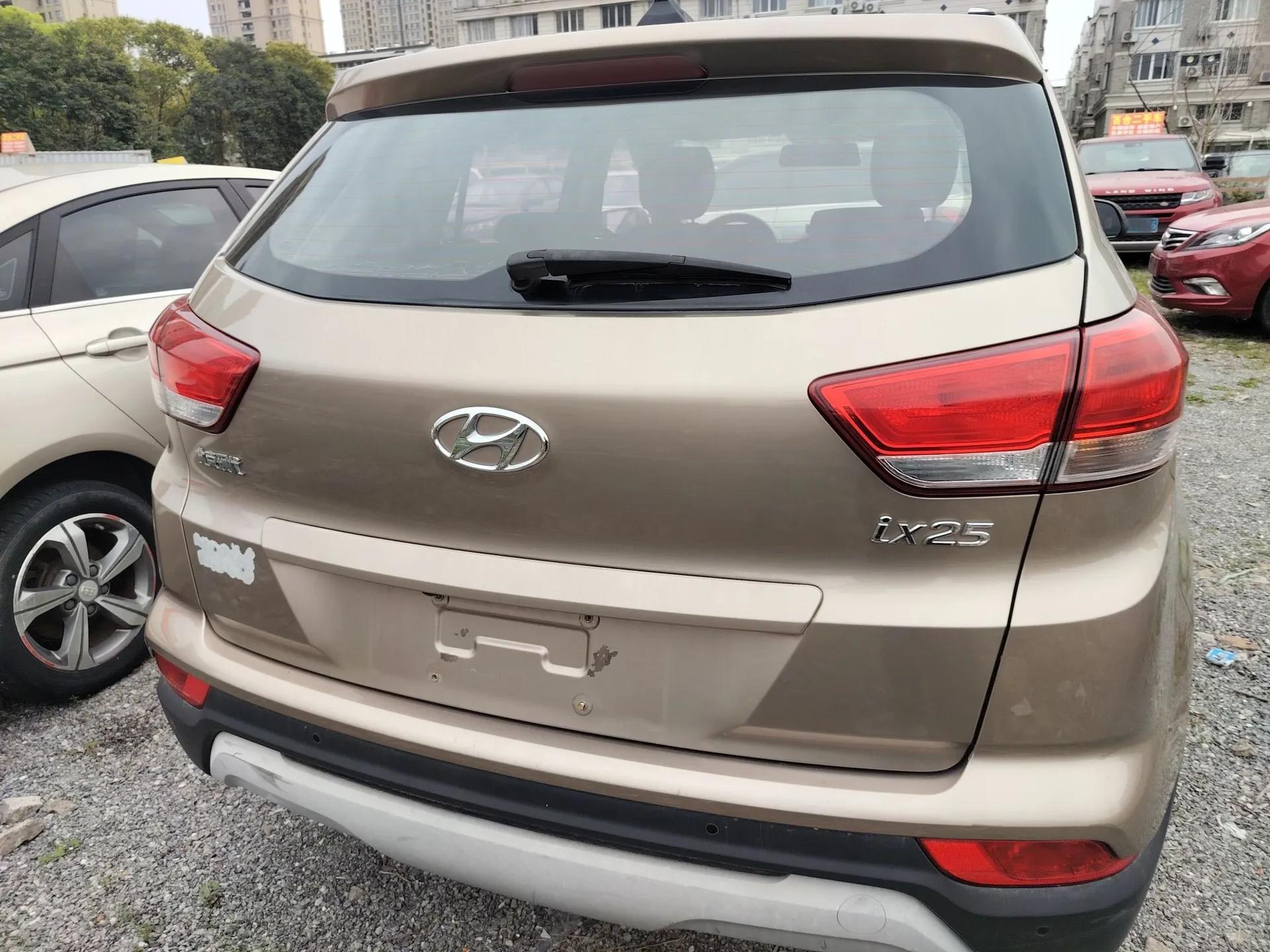 Hyundai ix25 2017 1.6L Automatic Smart Version — миниатюра 5