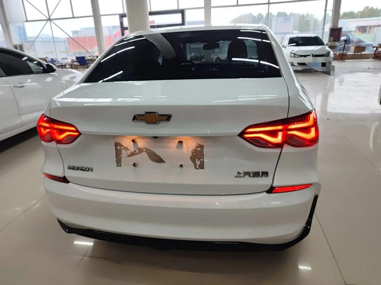 Chevrolet Monza 2023 1.5L Dual-Clutch Enjoyment Edition — миниатюра 3