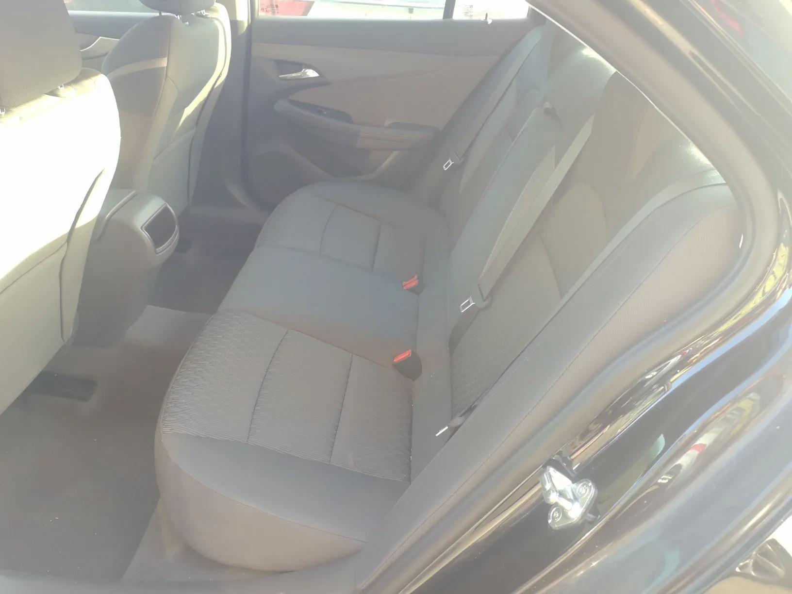 Chevrolet Malibu 2016 1.6T Automatic Comfort Edition — миниатюра 22
