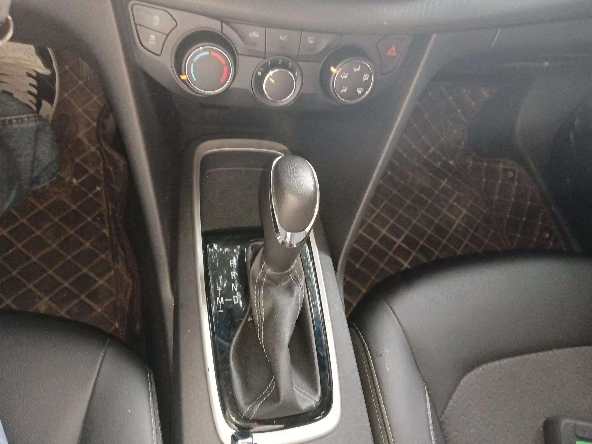 Chevrolet Cavalier 2019 320 Automatic Xinyue Edition — миниатюра 17