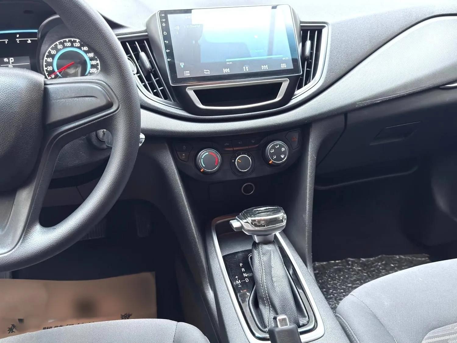 Chevrolet Cavalier 2018 320 Automatic Enjoyment Edition — миниатюра 10