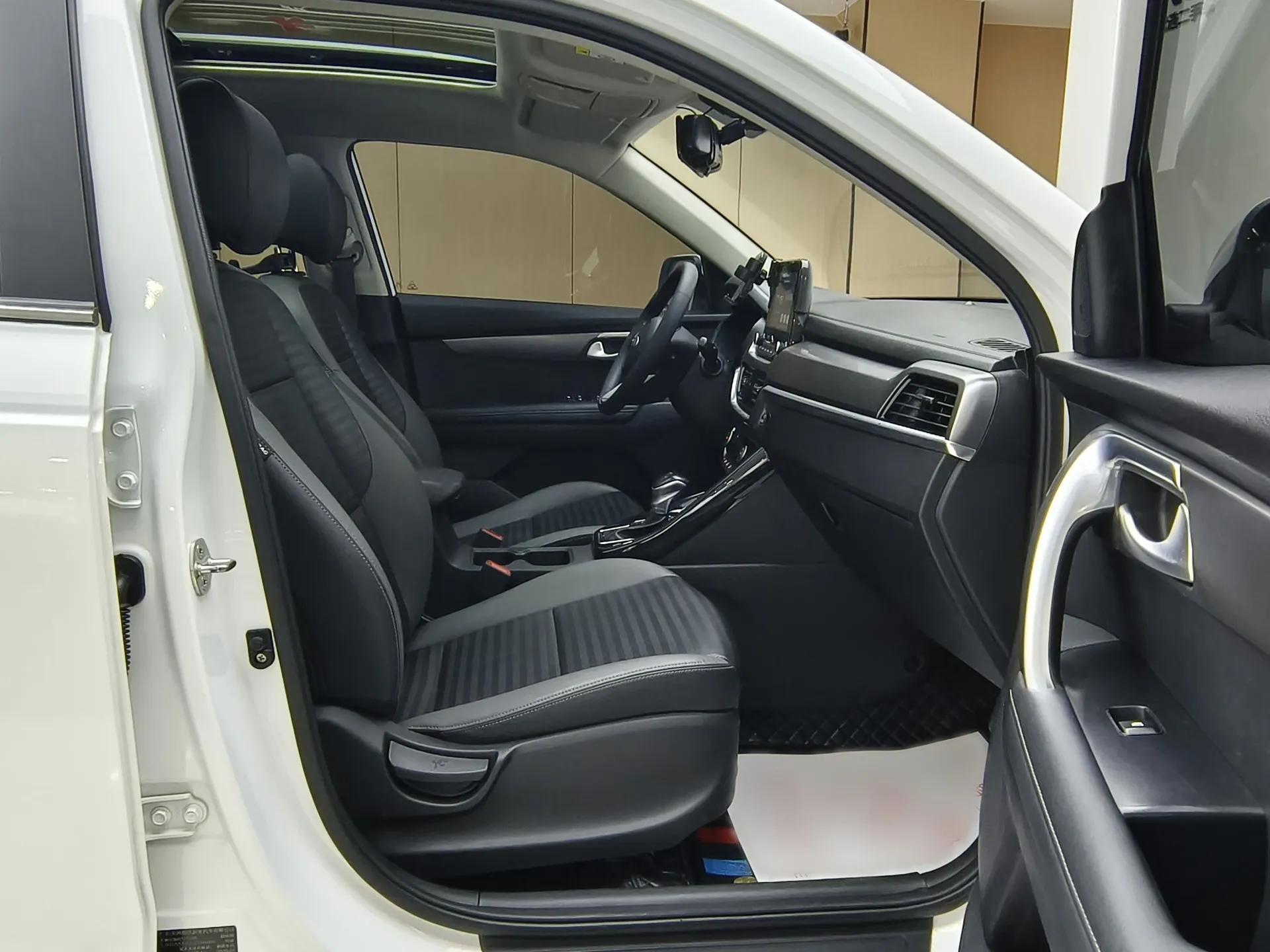 Kia Sportage R 2019 2.0L Automatic Smart Luxury Edition — миниатюра 16