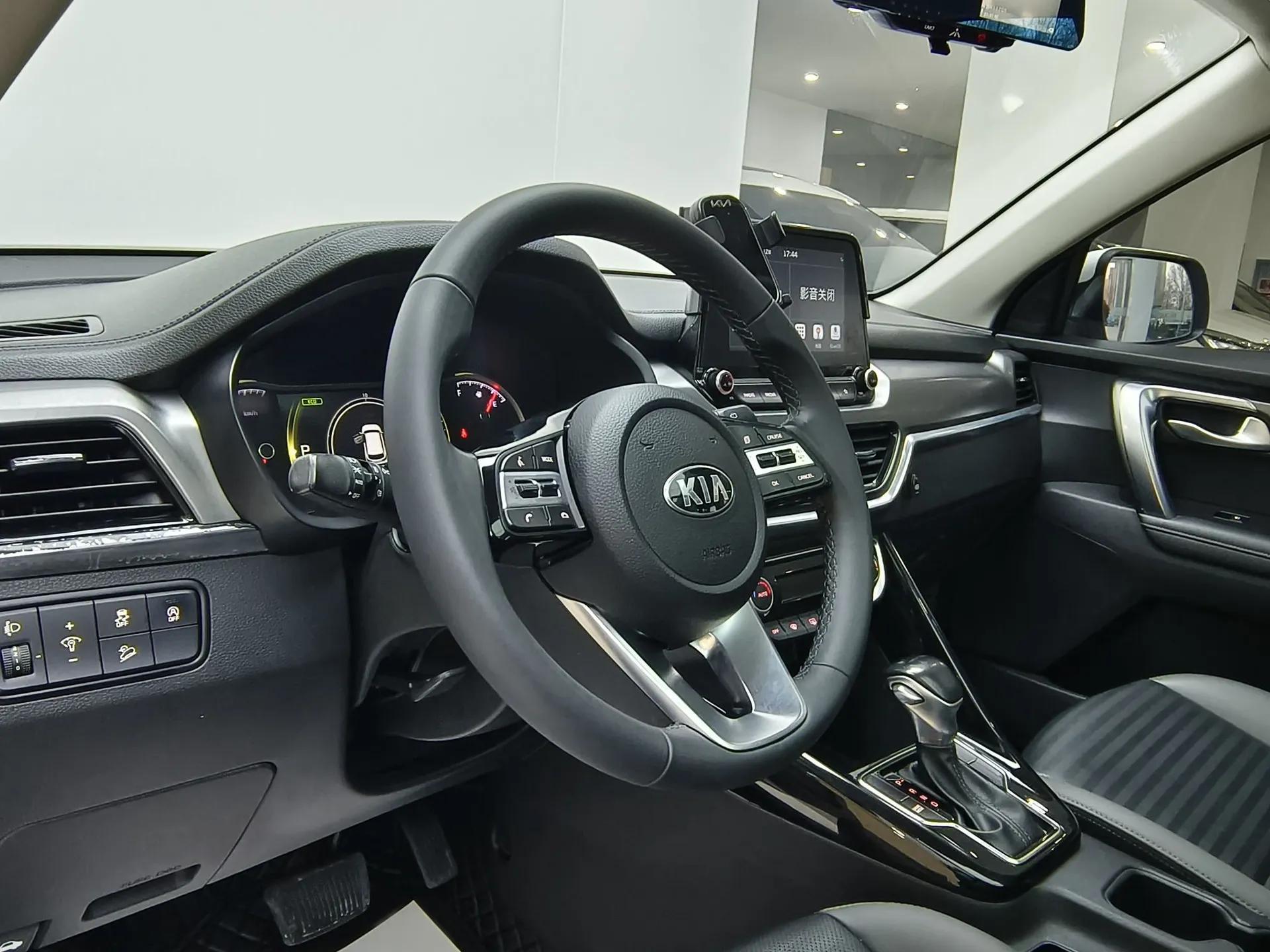 Kia Sportage R 2019 2.0L Automatic Smart Luxury Edition — миниатюра 19
