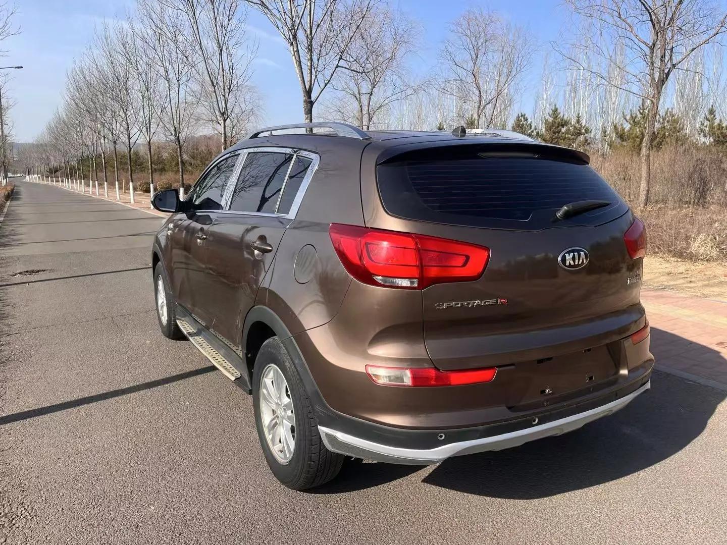 Kia Sportage R 2015 2.0L Automatic Two-Wheel Drive GL — миниатюра 4