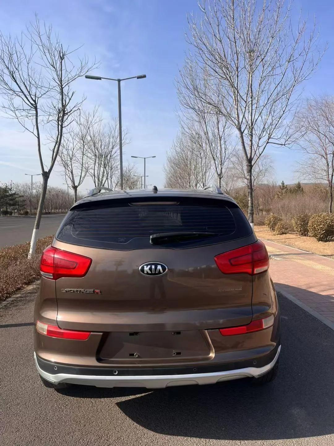 Kia Sportage R 2015 2.0L Automatic Two-Wheel Drive GL — миниатюра 5
