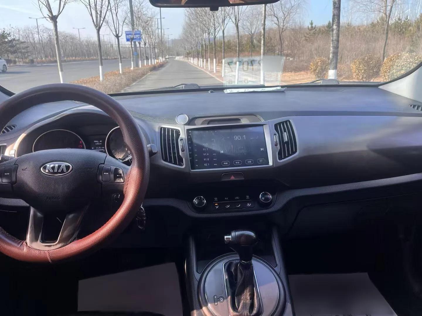 Kia Sportage R 2015 2.0L Automatic Two-Wheel Drive GL — миниатюра 8