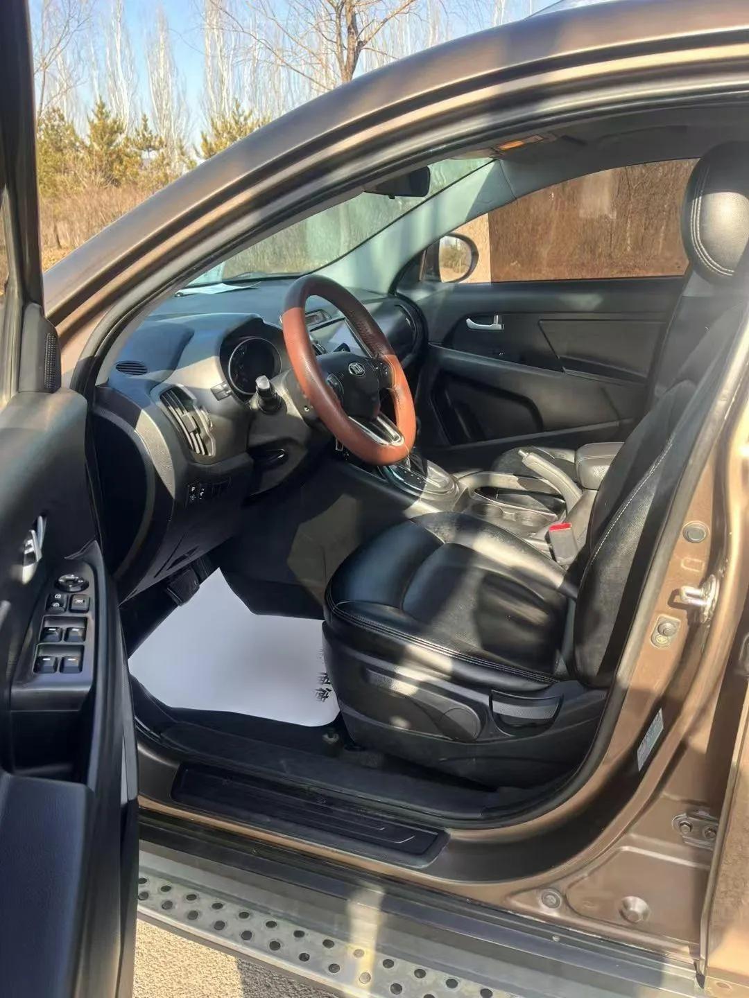 Kia Sportage R 2015 2.0L Automatic Two-Wheel Drive GL — миниатюра 9