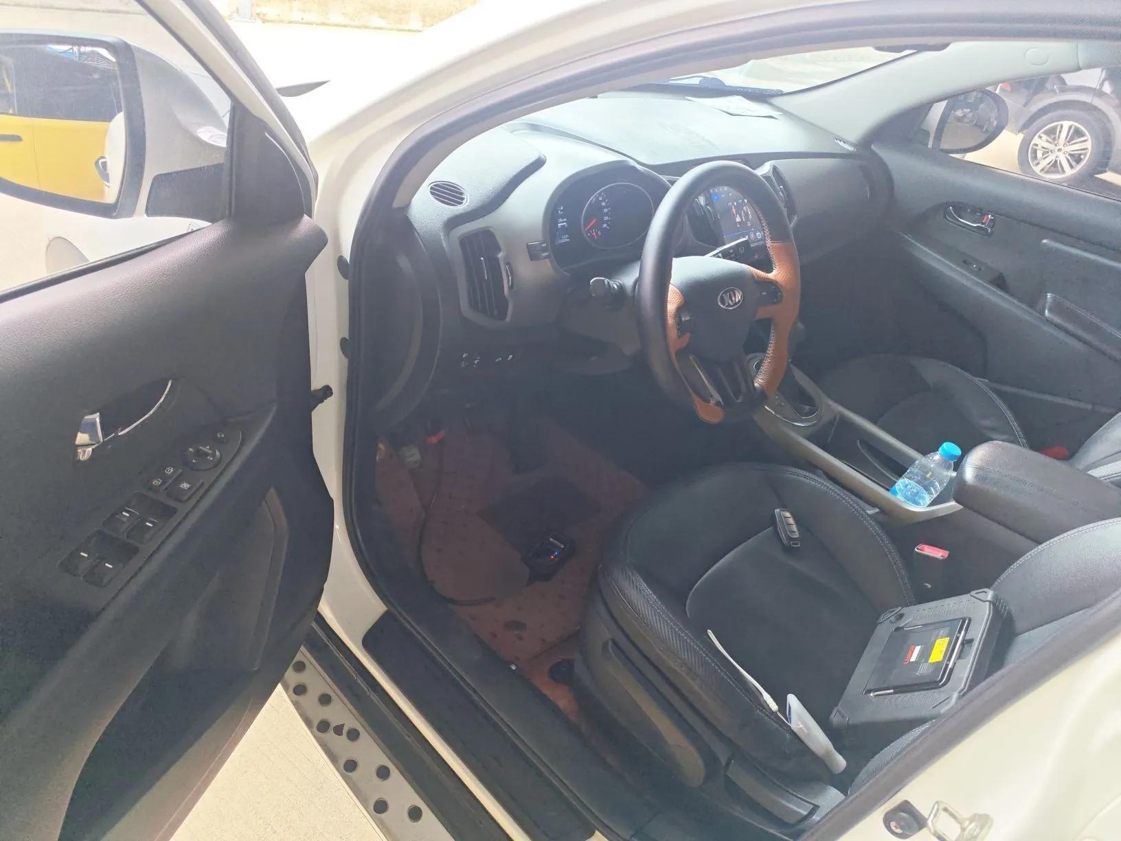 Kia Sportage R 2015 2.0L Automatic Two-Wheel Drive GLS — миниатюра 19