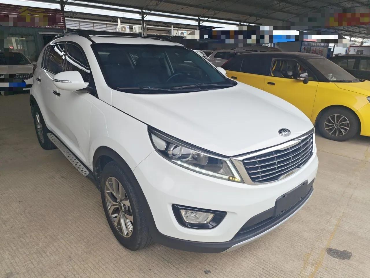 Kia Sportage R 2015 2.0L Automatic Two-Wheel Drive GLS — миниатюра 3