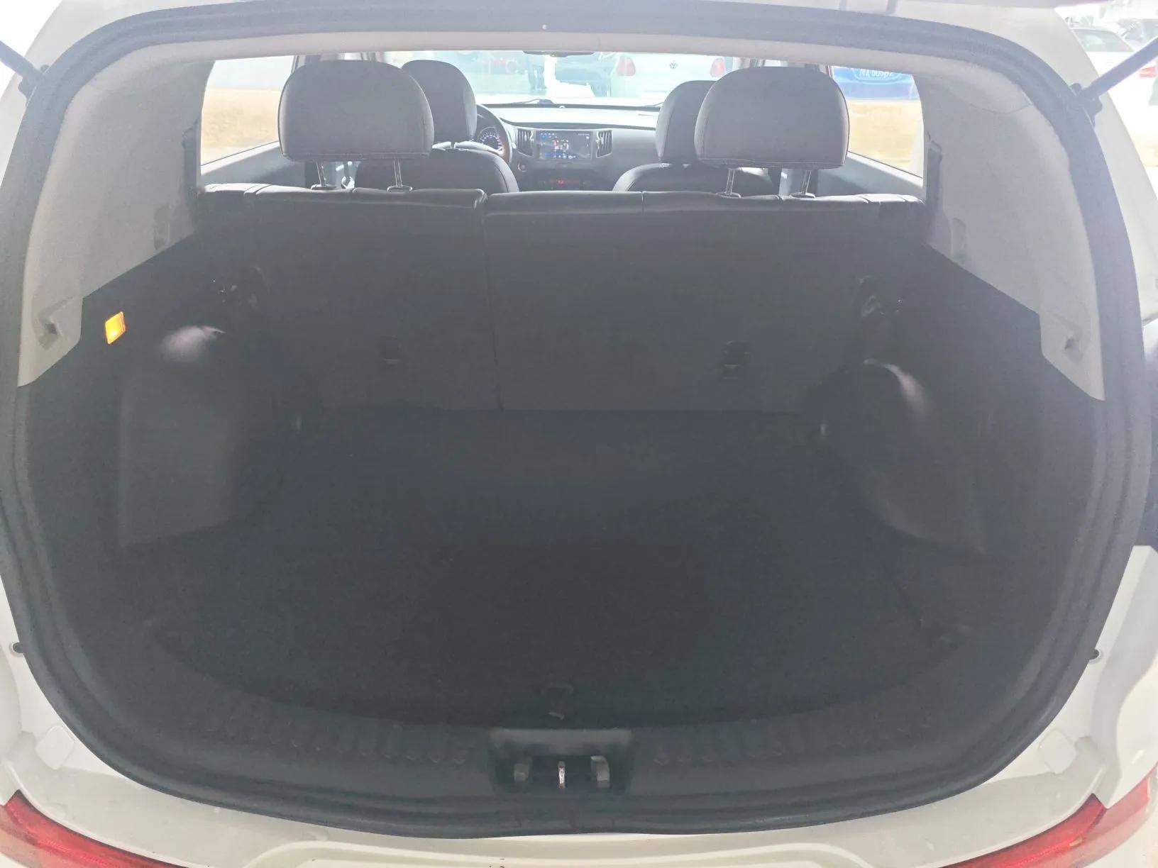 Kia Sportage R 2015 2.0L Automatic Two-Wheel Drive GLS — миниатюра 22