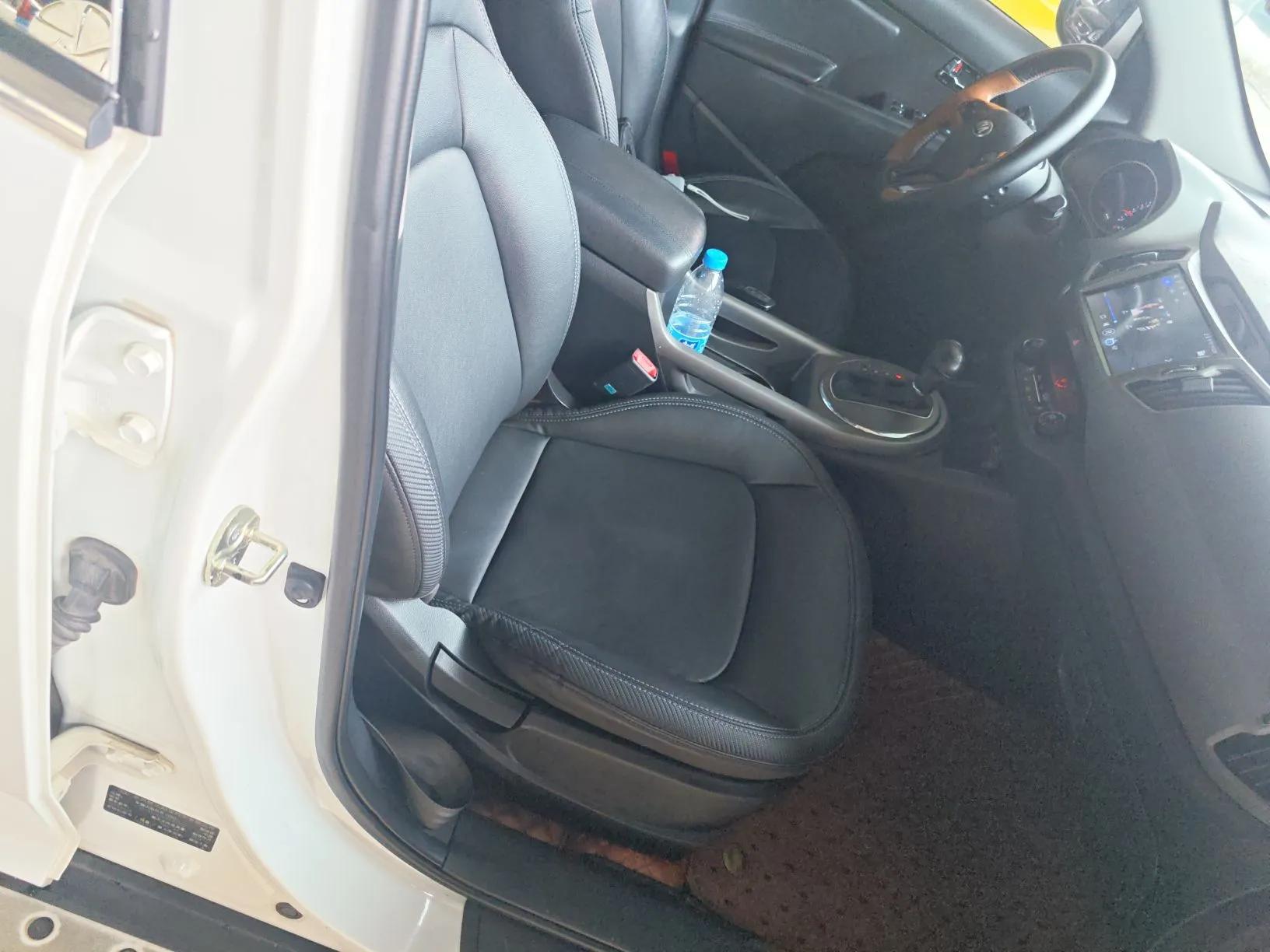 Kia Sportage R 2015 2.0L Automatic Two-Wheel Drive GLS — миниатюра 23