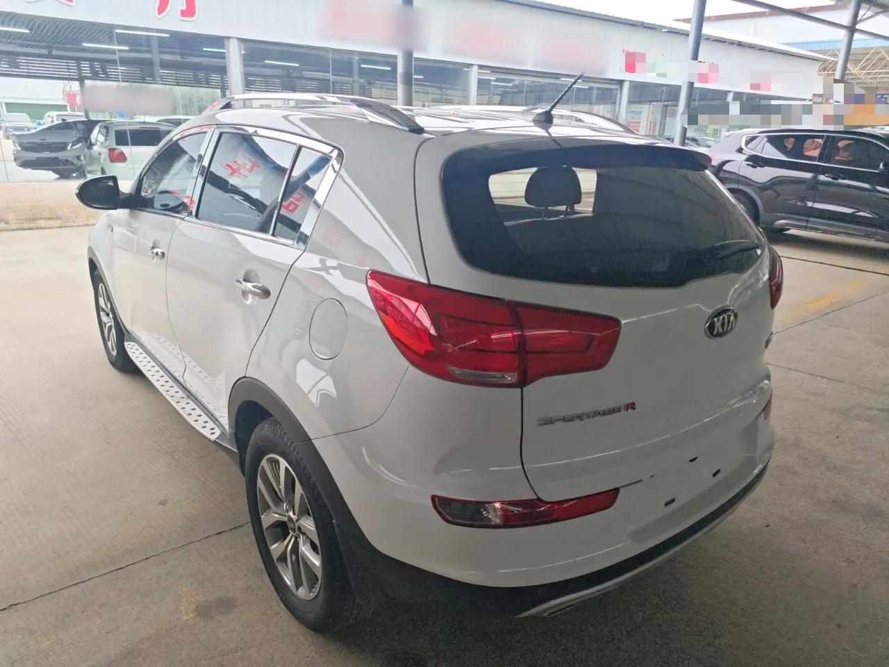 Kia Sportage R 2015 2.0L Automatic Two-Wheel Drive GLS — миниатюра 4