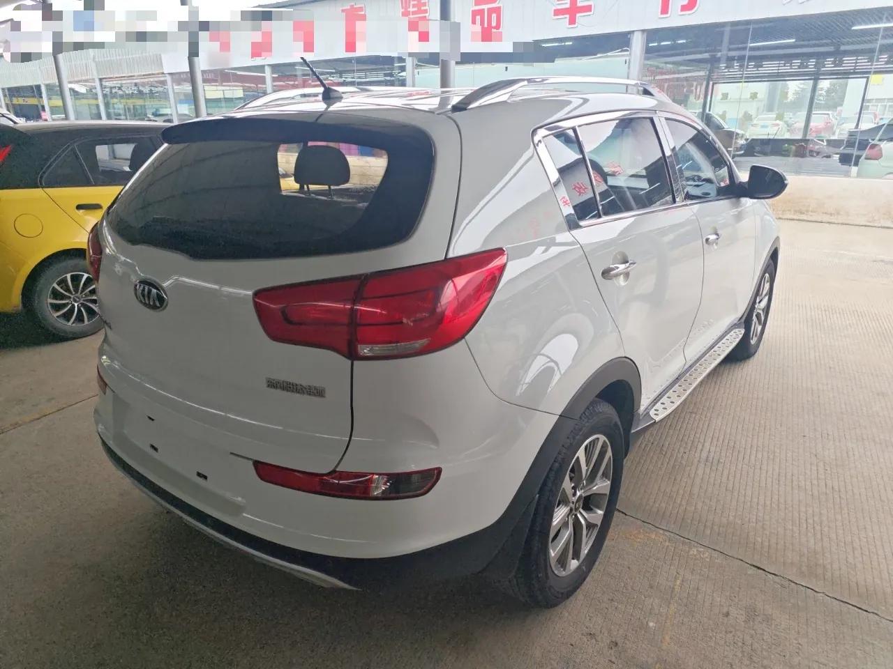 Kia Sportage R 2015 2.0L Automatic Two-Wheel Drive GLS — миниатюра 6