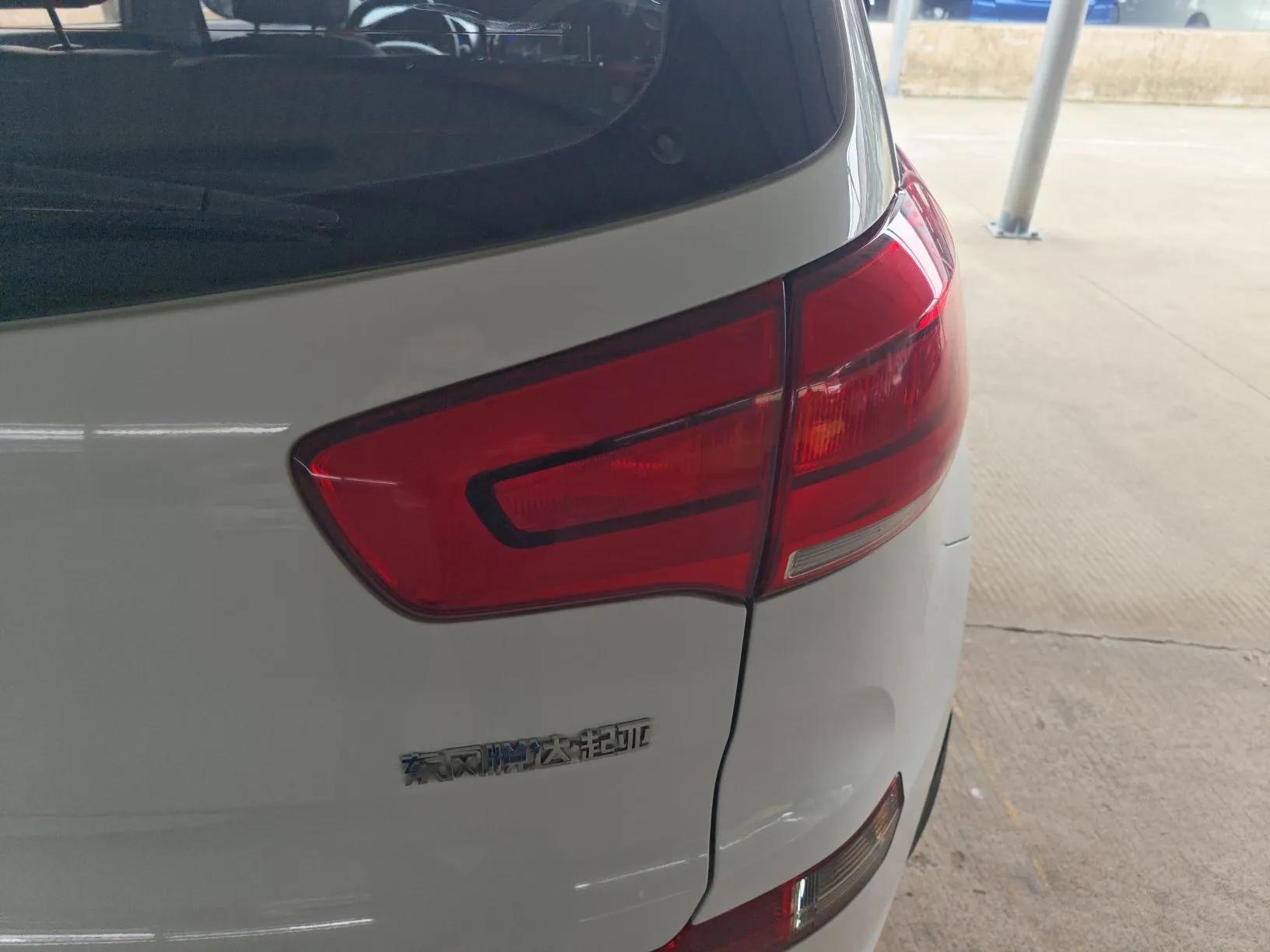 Kia Sportage R 2015 2.0L Automatic Two-Wheel Drive GLS — миниатюра 7