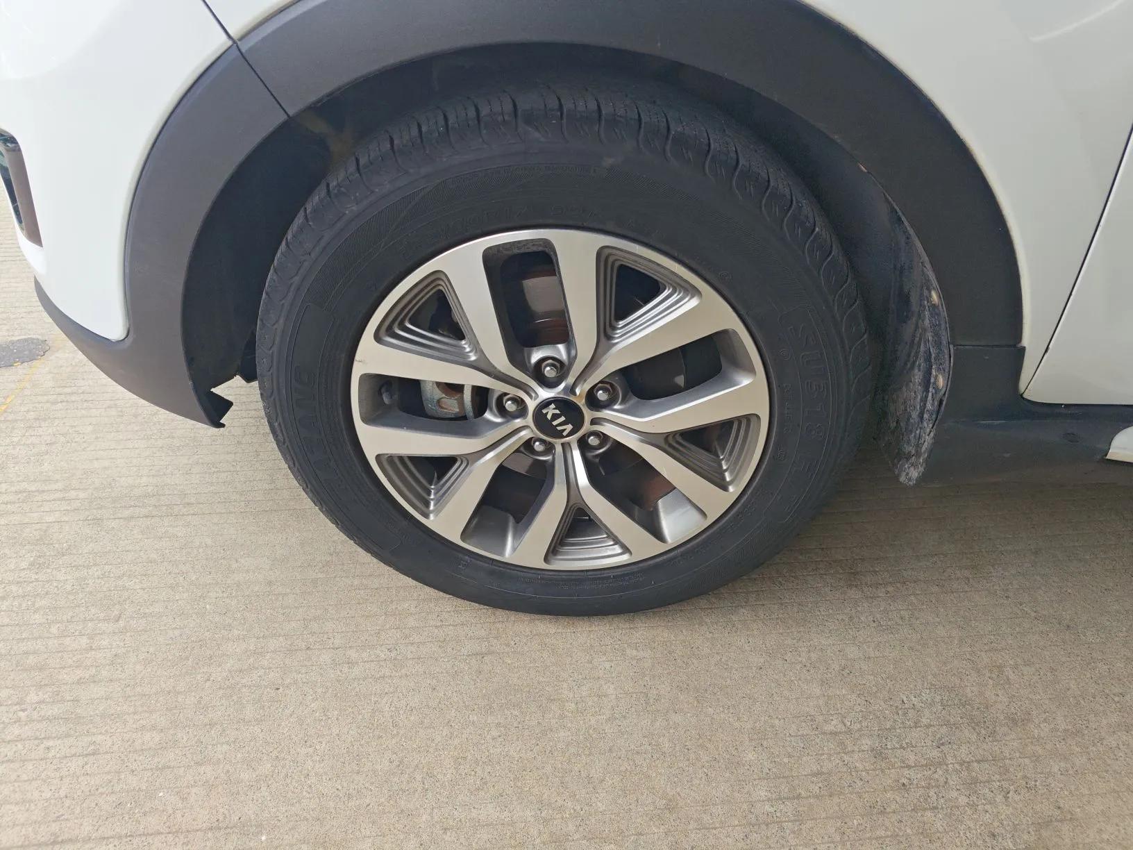 Kia Sportage R 2015 2.0L Automatic Two-Wheel Drive GLS — миниатюра 8