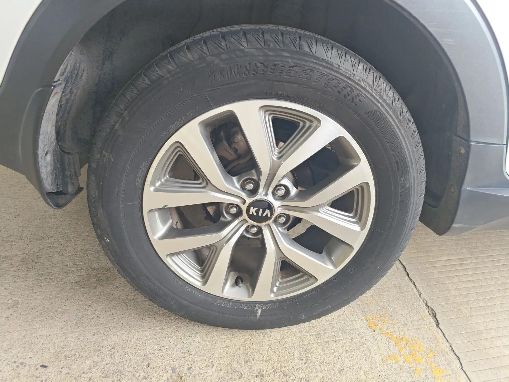 Kia Sportage R 2015 2.0L Automatic Two-Wheel Drive GLS — миниатюра 10