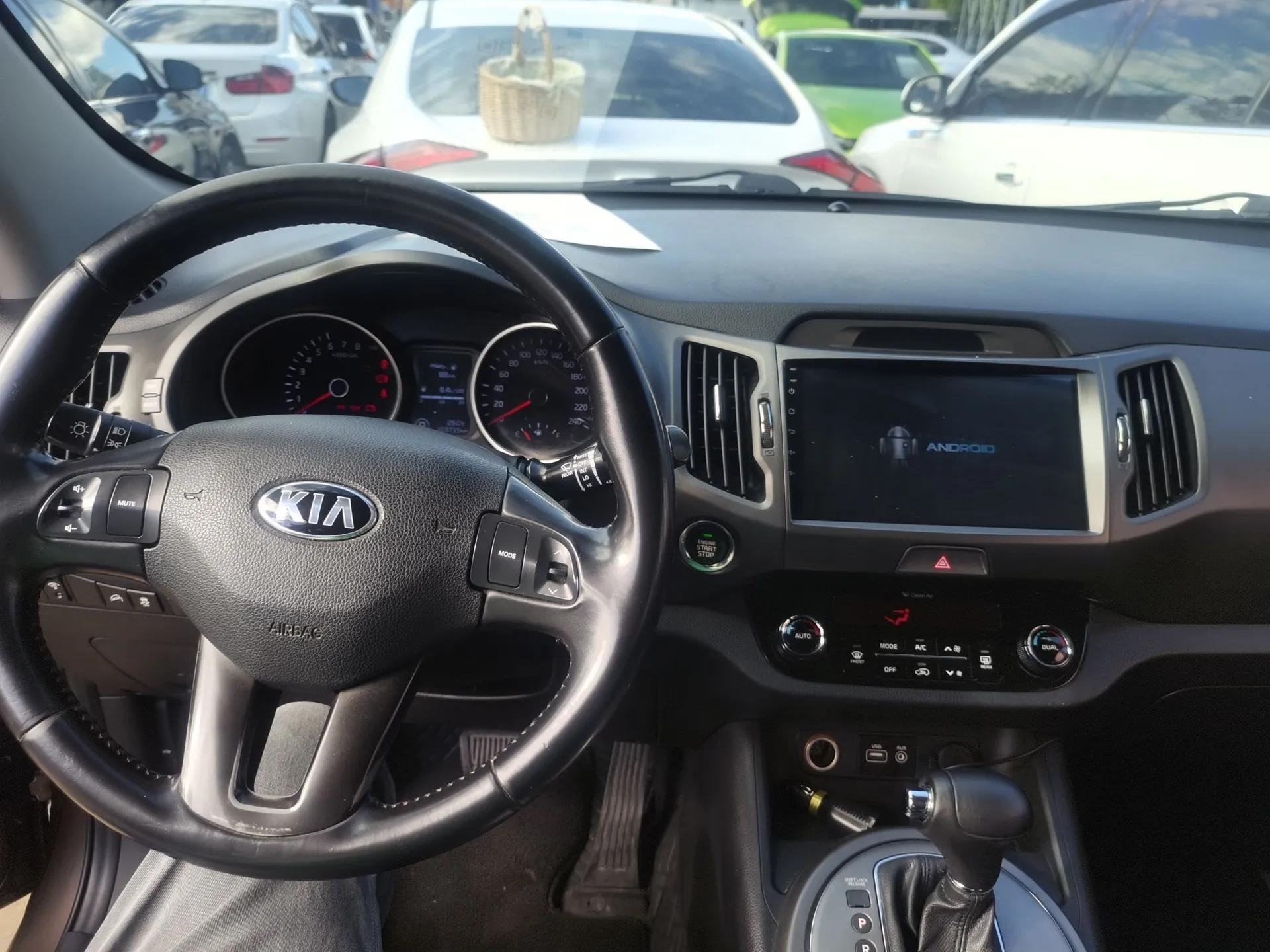 Kia Sportage R 2016 2.0L Automatic Two-Wheel Drive GLS Trim — миниатюра 13