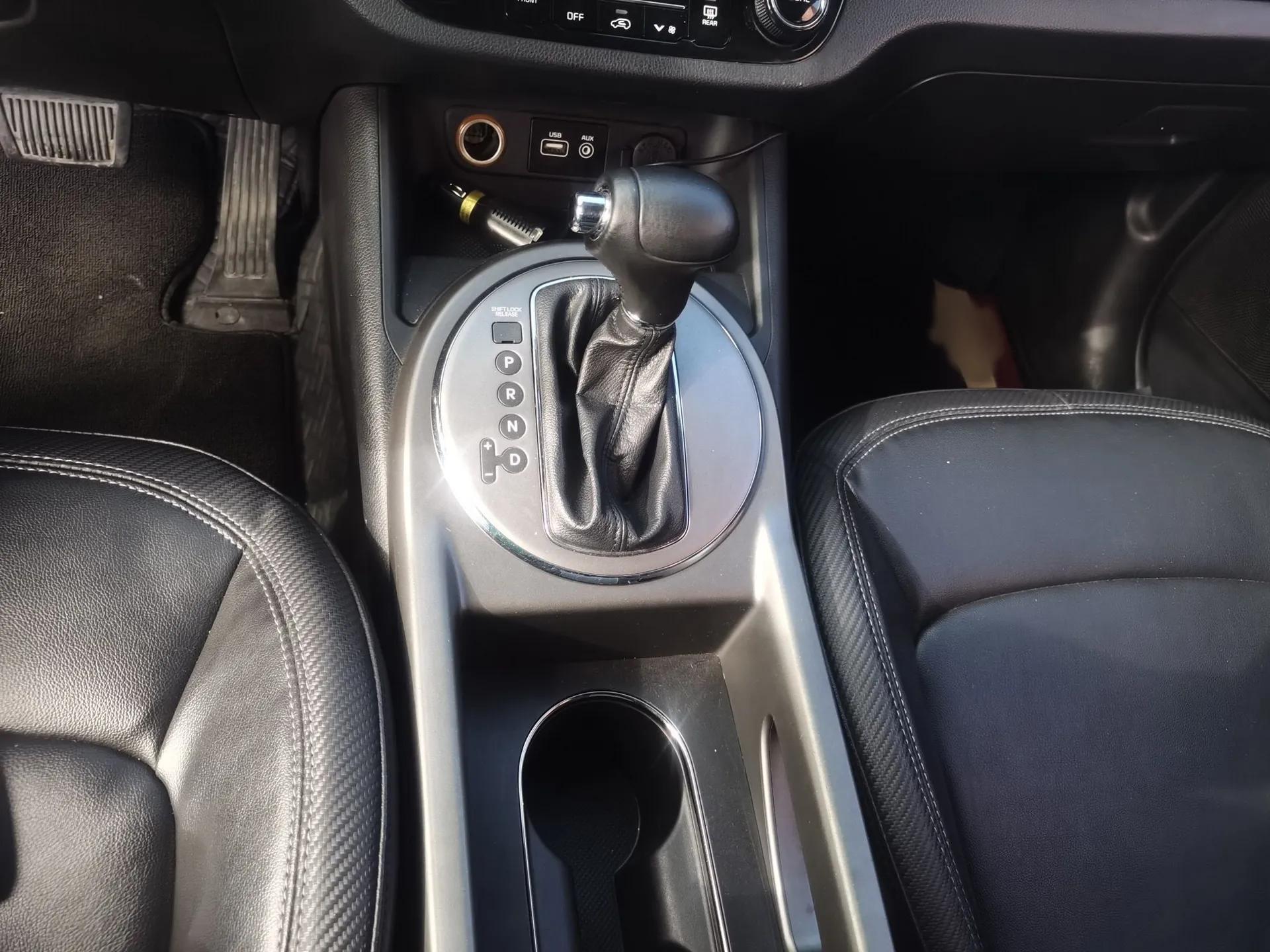 Kia Sportage R 2016 2.0L Automatic Two-Wheel Drive GLS Trim — миниатюра 15