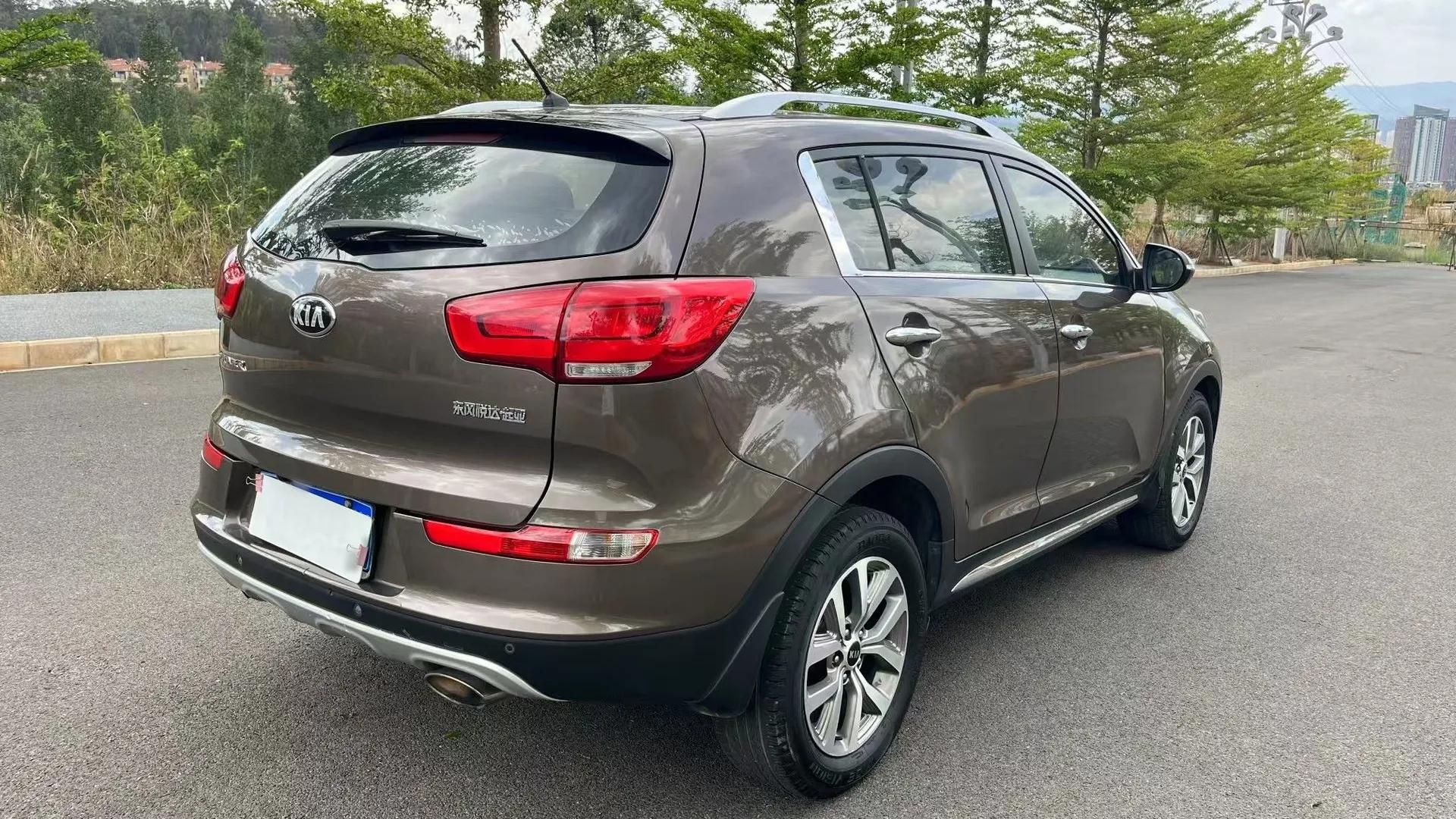 Kia Sportage R 2016 2.0L Automatic Two-Wheel Drive GLS Trim — миниатюра 4
