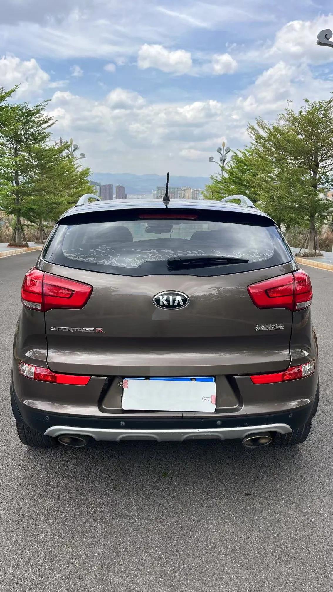 Kia Sportage R 2016 2.0L Automatic Two-Wheel Drive GLS Trim — миниатюра 6