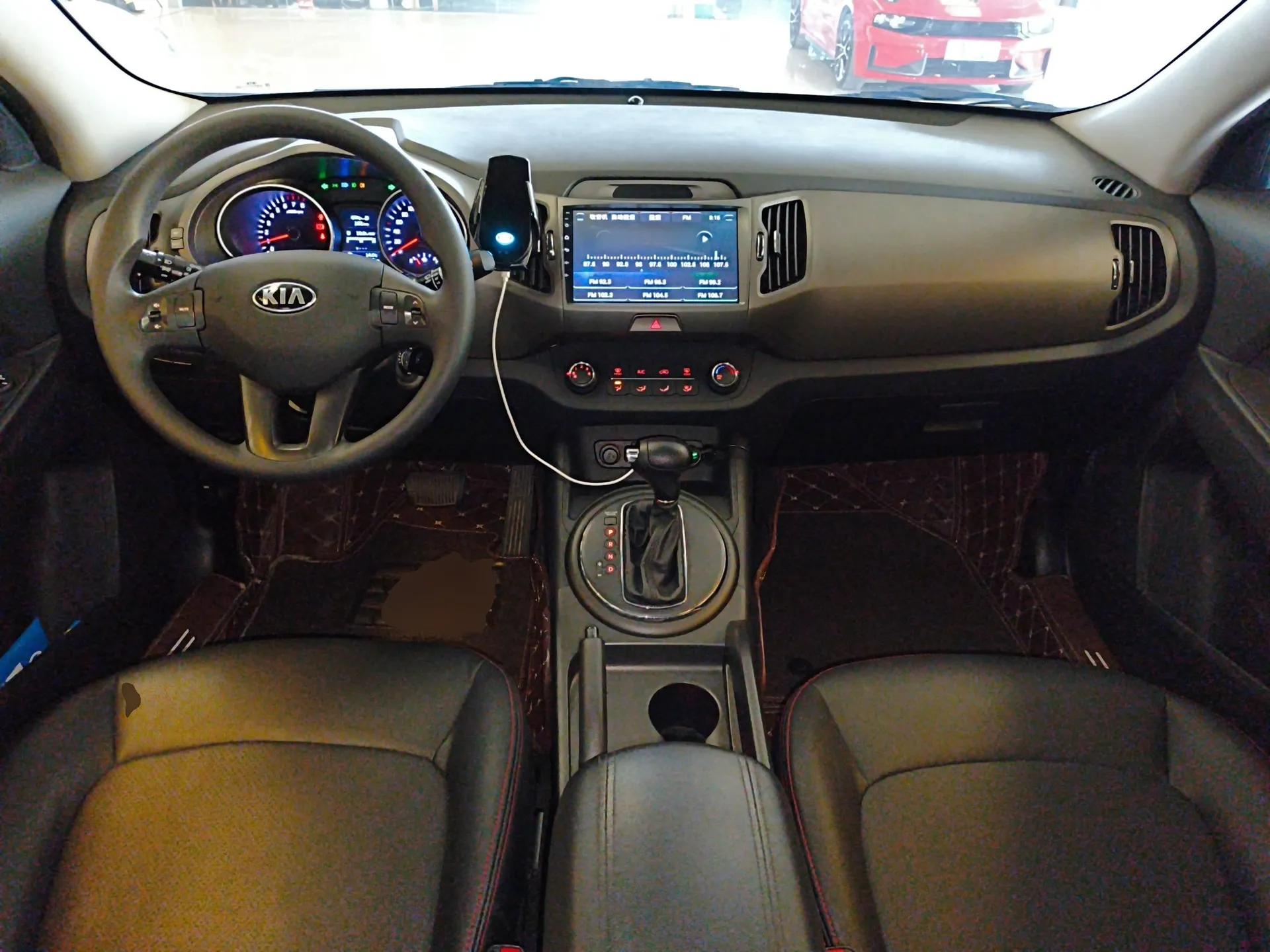 Kia Sportage R 2016 2.0L Automatic Two-Wheel Drive GL — миниатюра 12